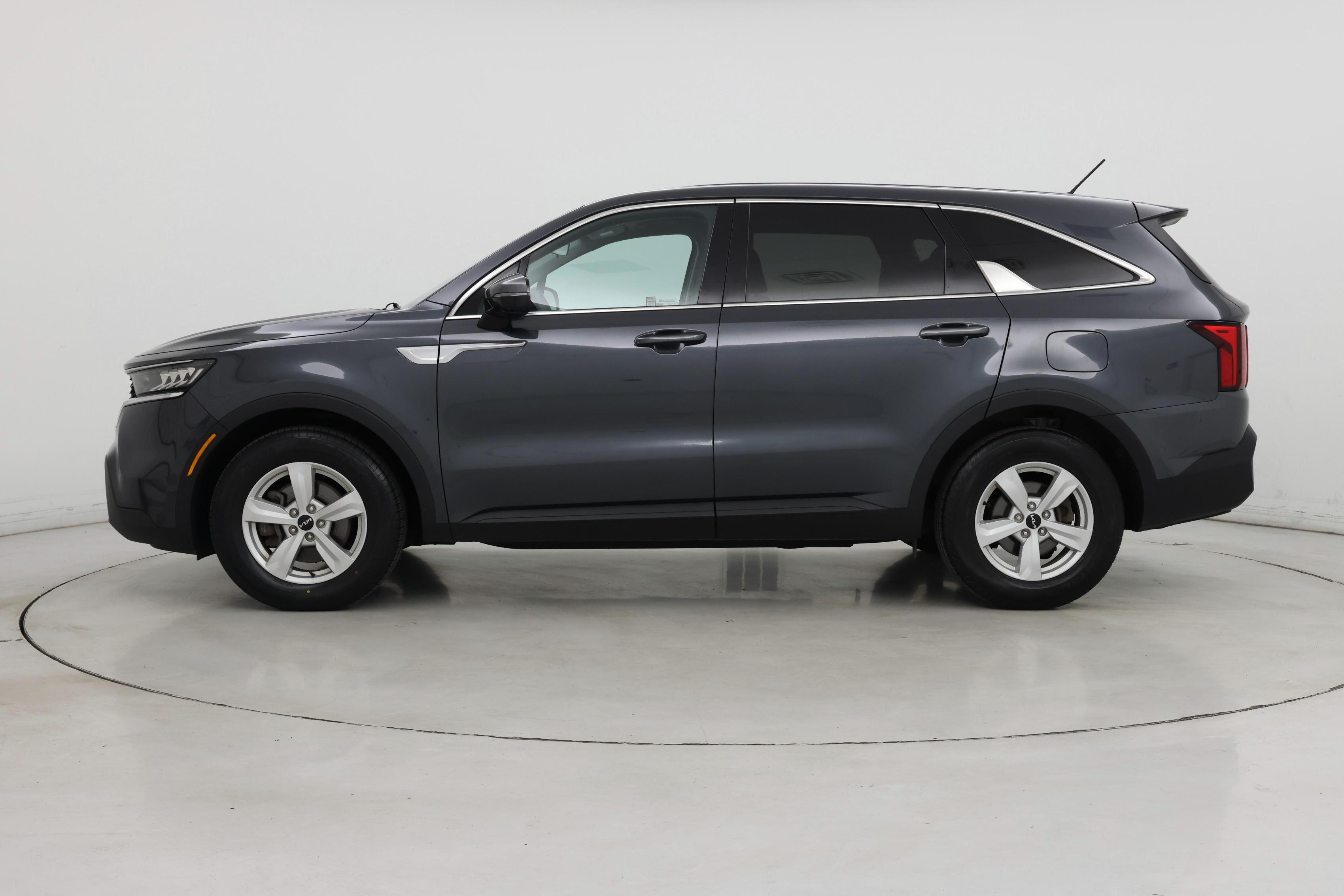 Thumbnail: 2023 Kia Sorento - 3