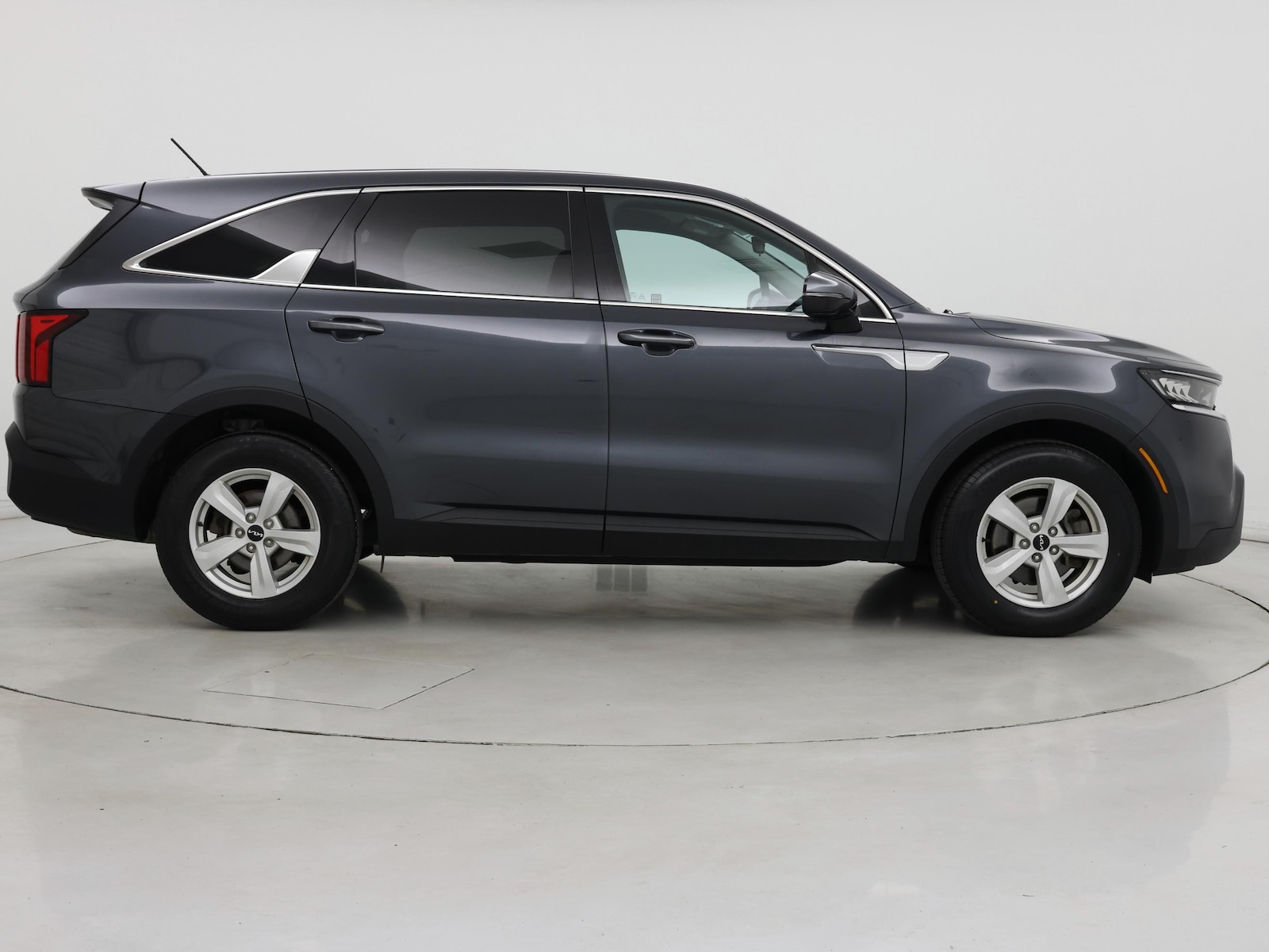 2023 Kia Sorento LX - Photo 8