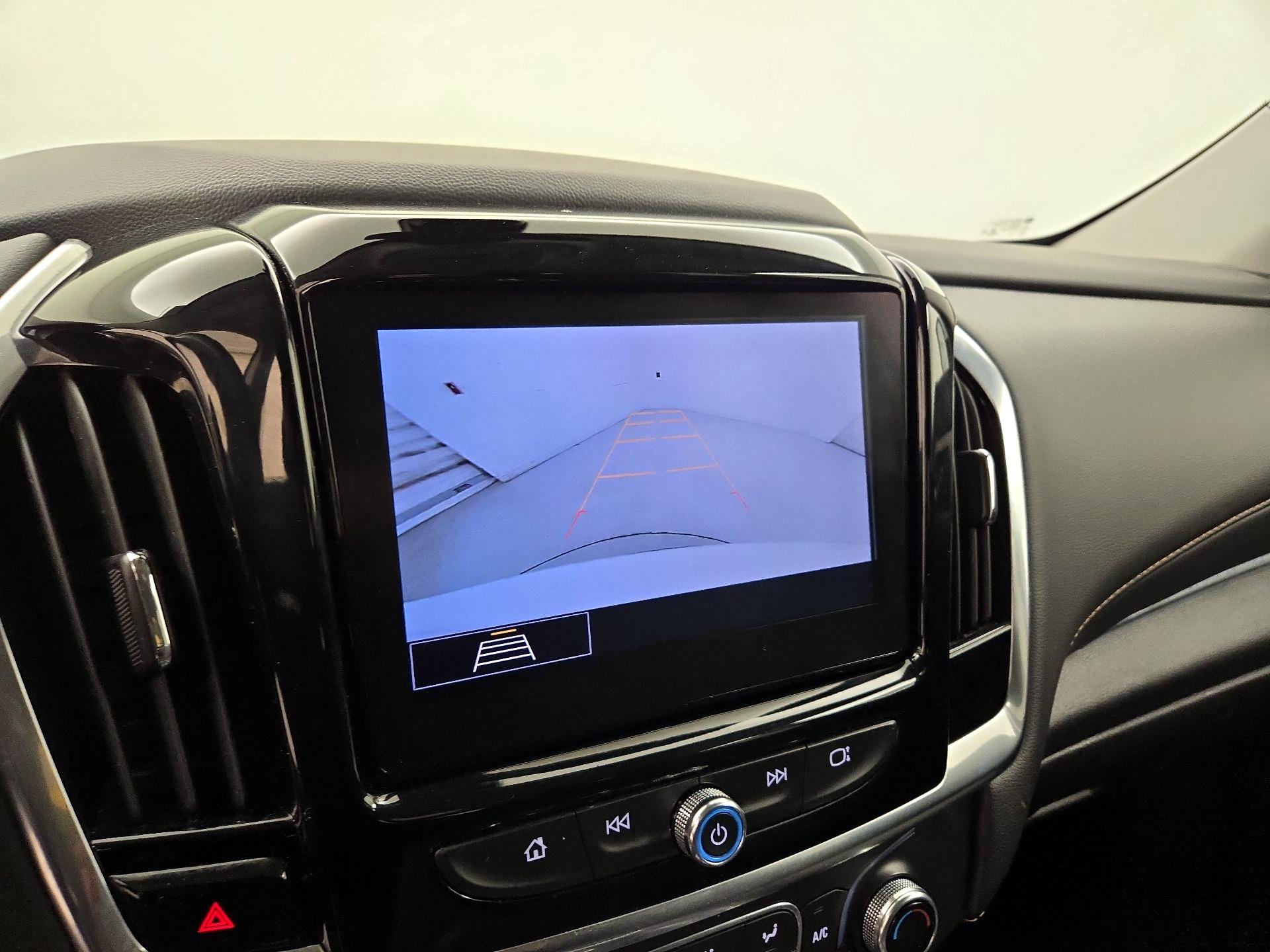 Thumbnail: 2021 Chevrolet Traverse - 14