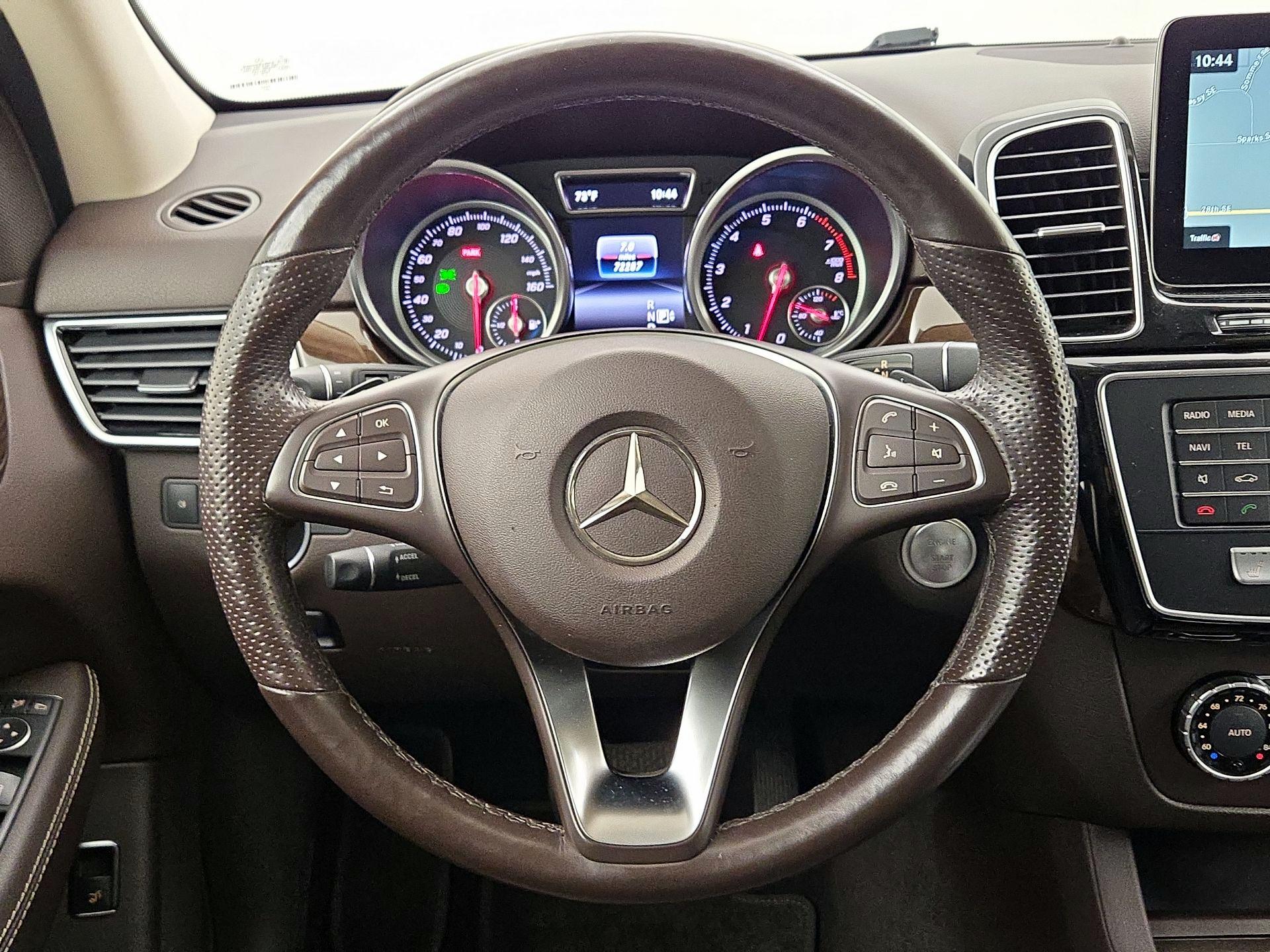 Thumbnail: 2016 Mercedes-Benz GLE - 10