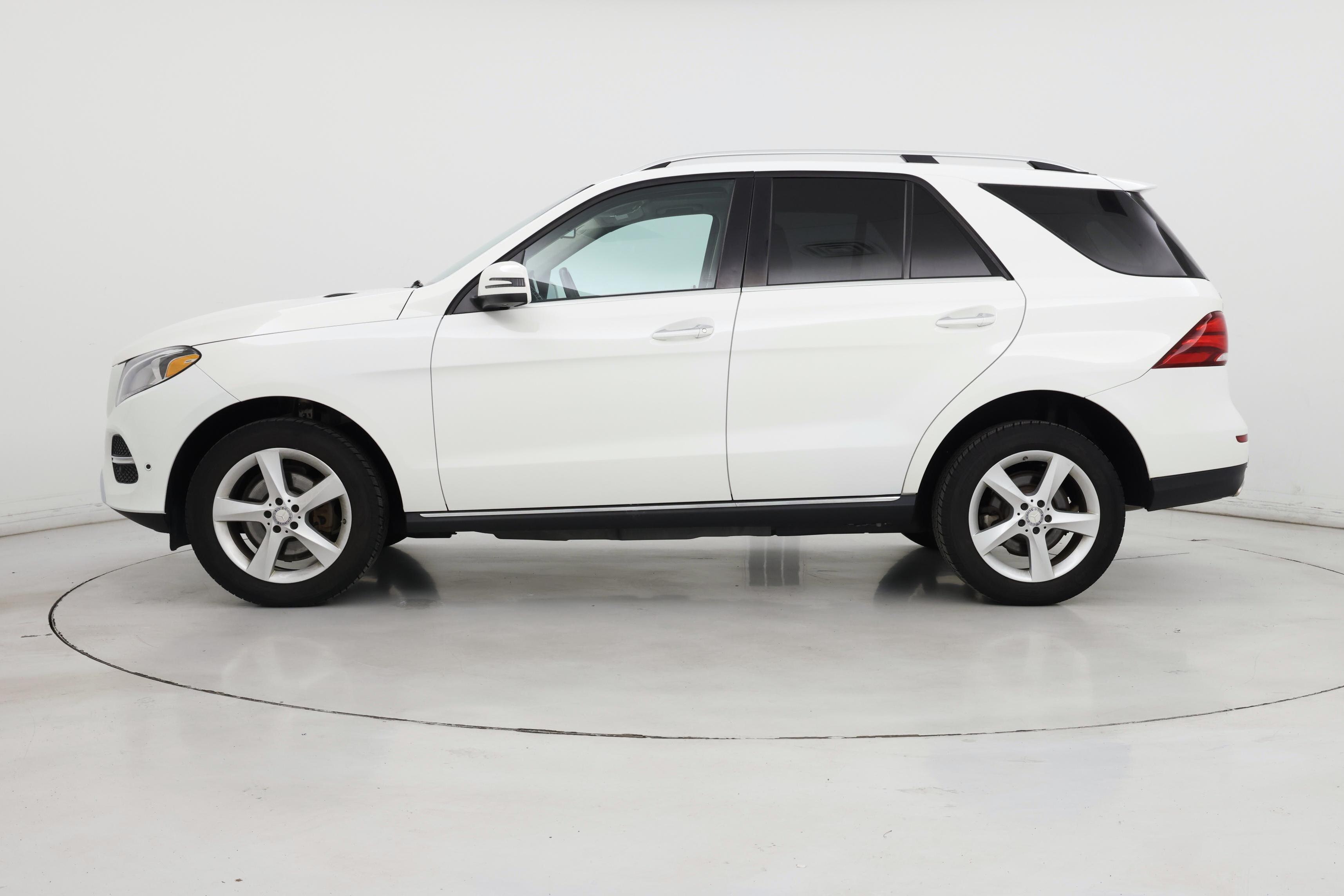 Thumbnail: 2016 Mercedes-Benz GLE - 3