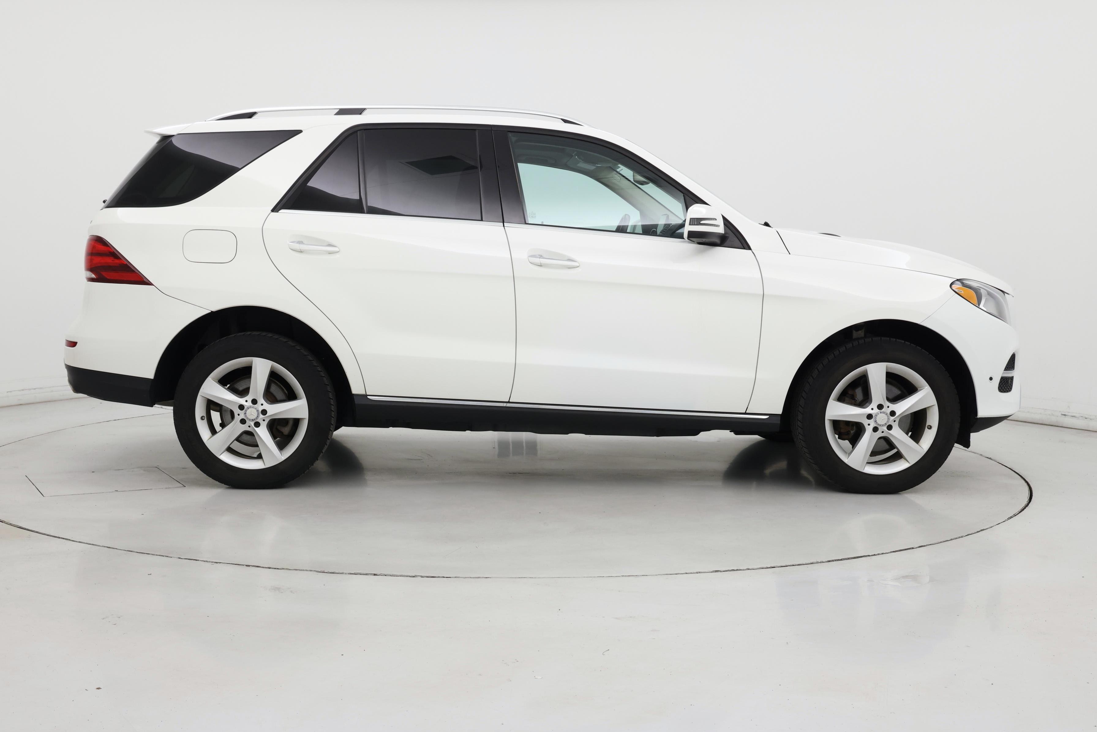 Thumbnail: 2016 Mercedes-Benz GLE - 7