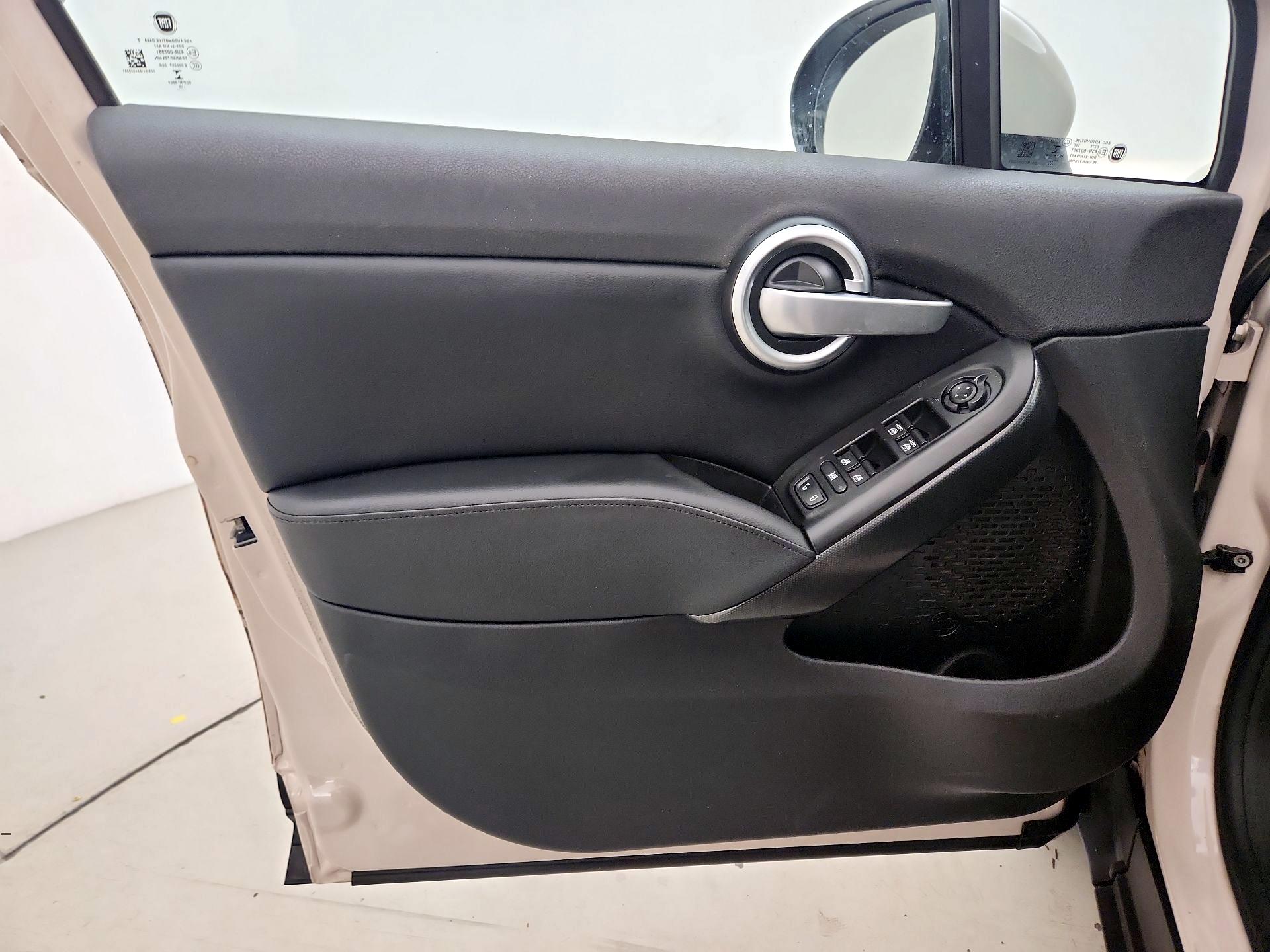 Thumbnail: 2016 Fiat 500X - 12