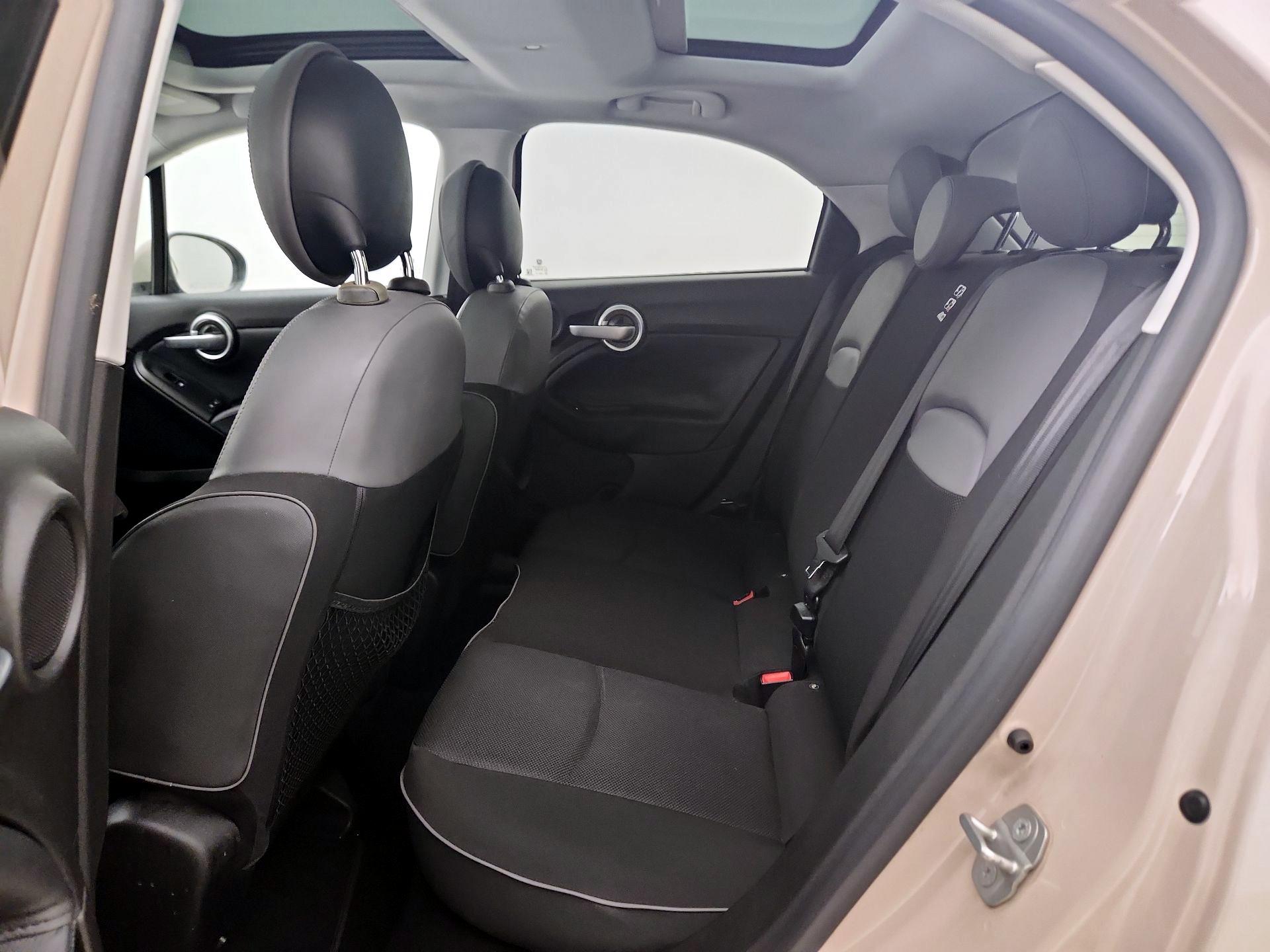 Thumbnail: 2016 Fiat 500X - 19