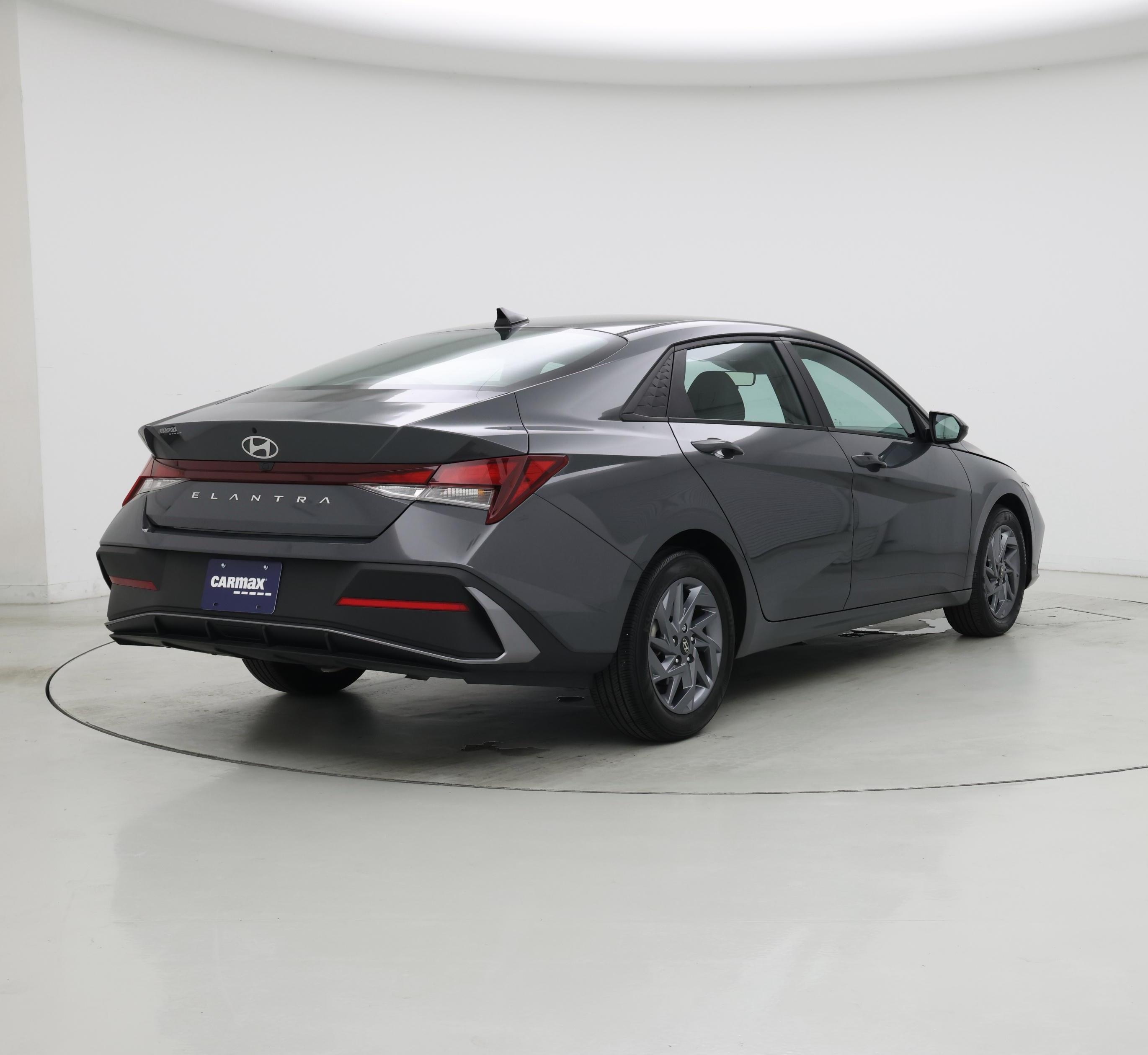 Thumbnail: 2024 Hyundai Elantra - 8