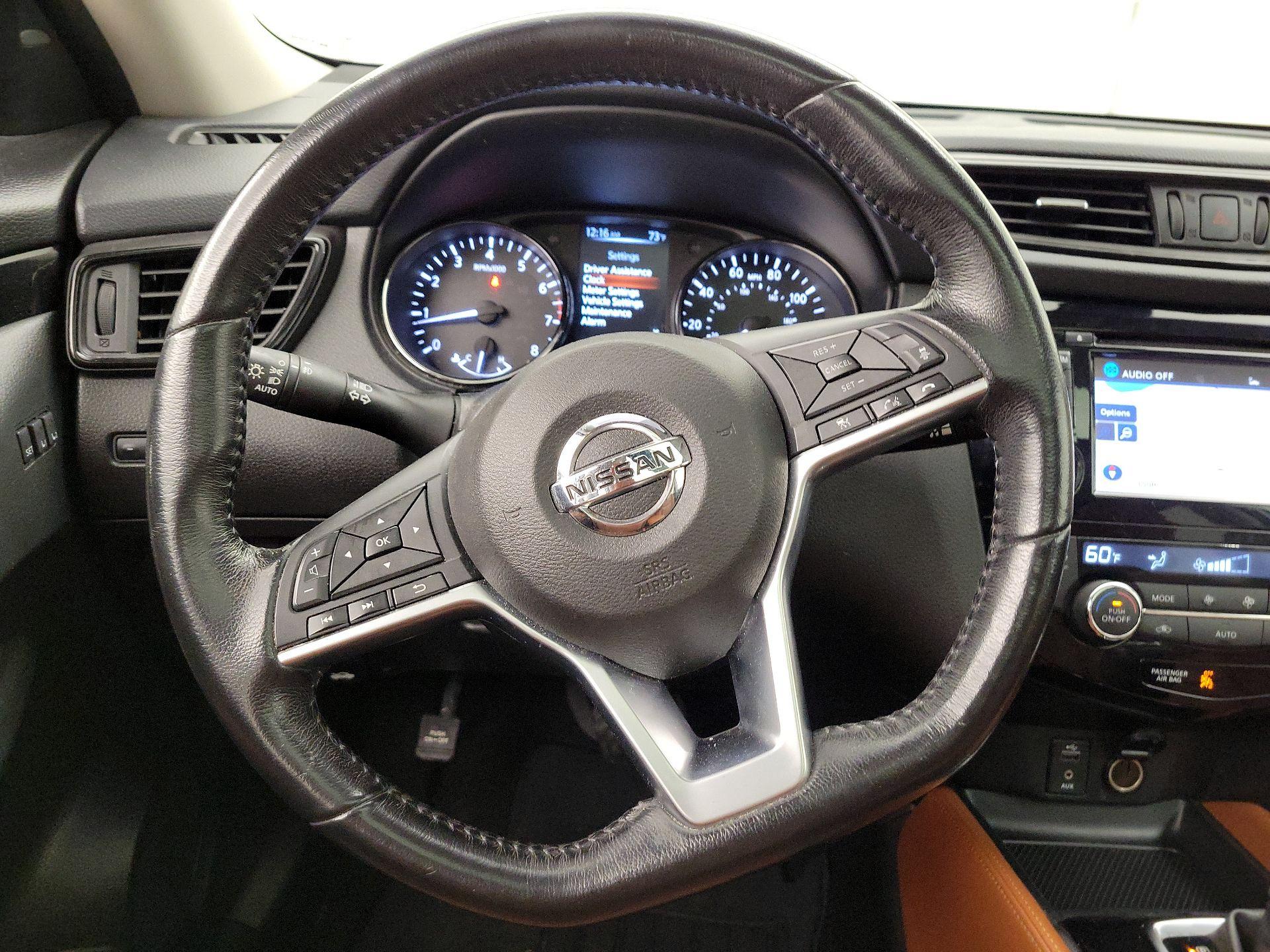 Thumbnail: 2017 Nissan Rogue - 10