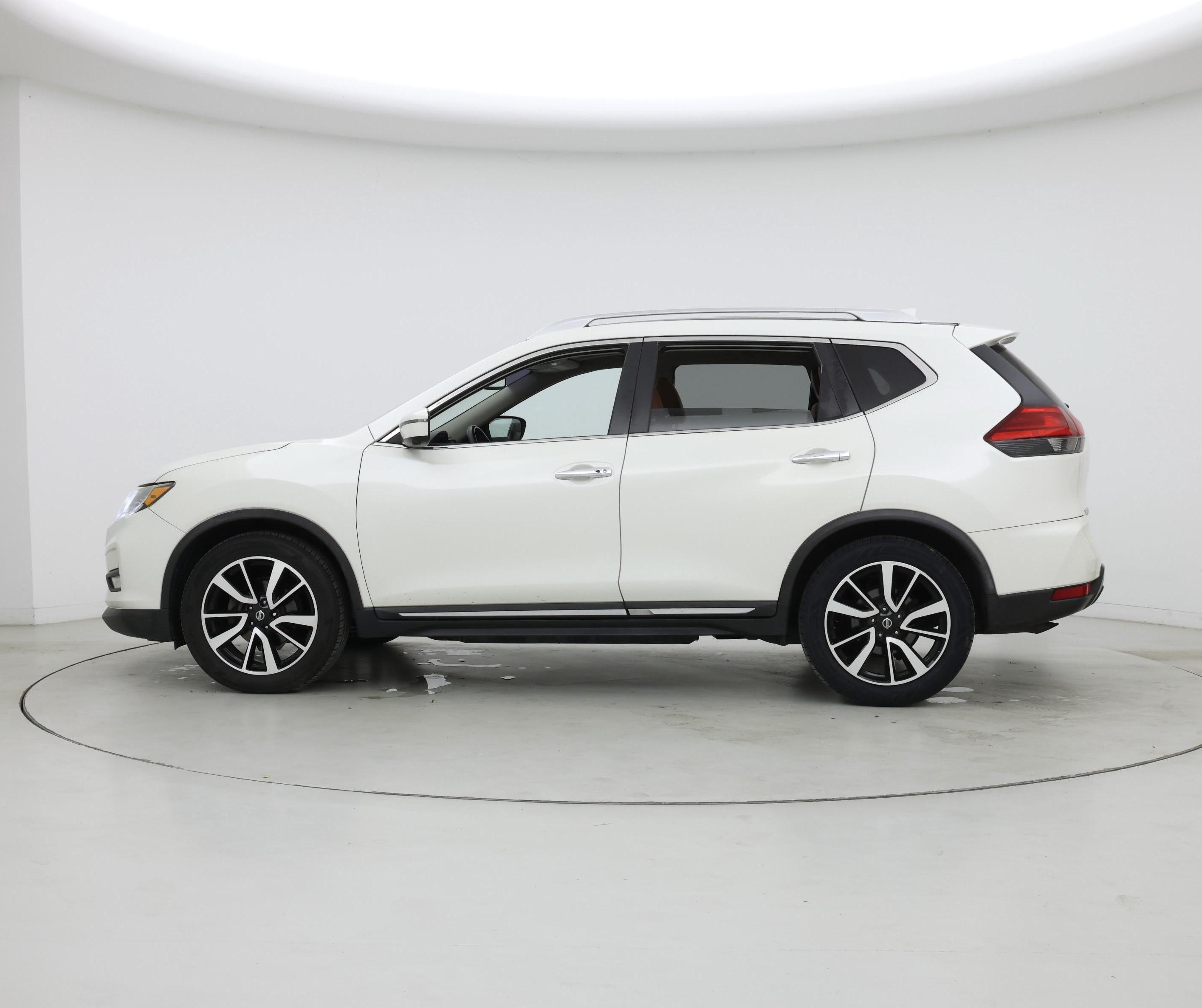 Thumbnail: 2017 Nissan Rogue - 3