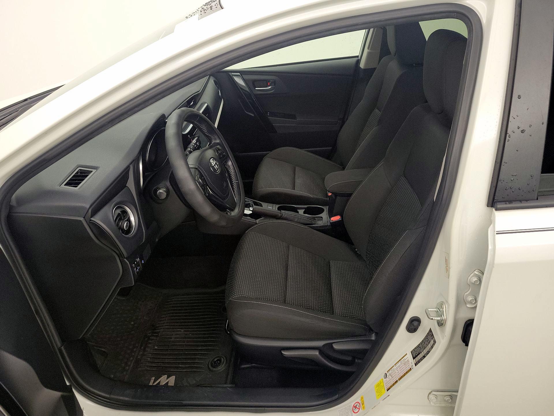 Thumbnail: 2018 Toyota Corolla iM - 11