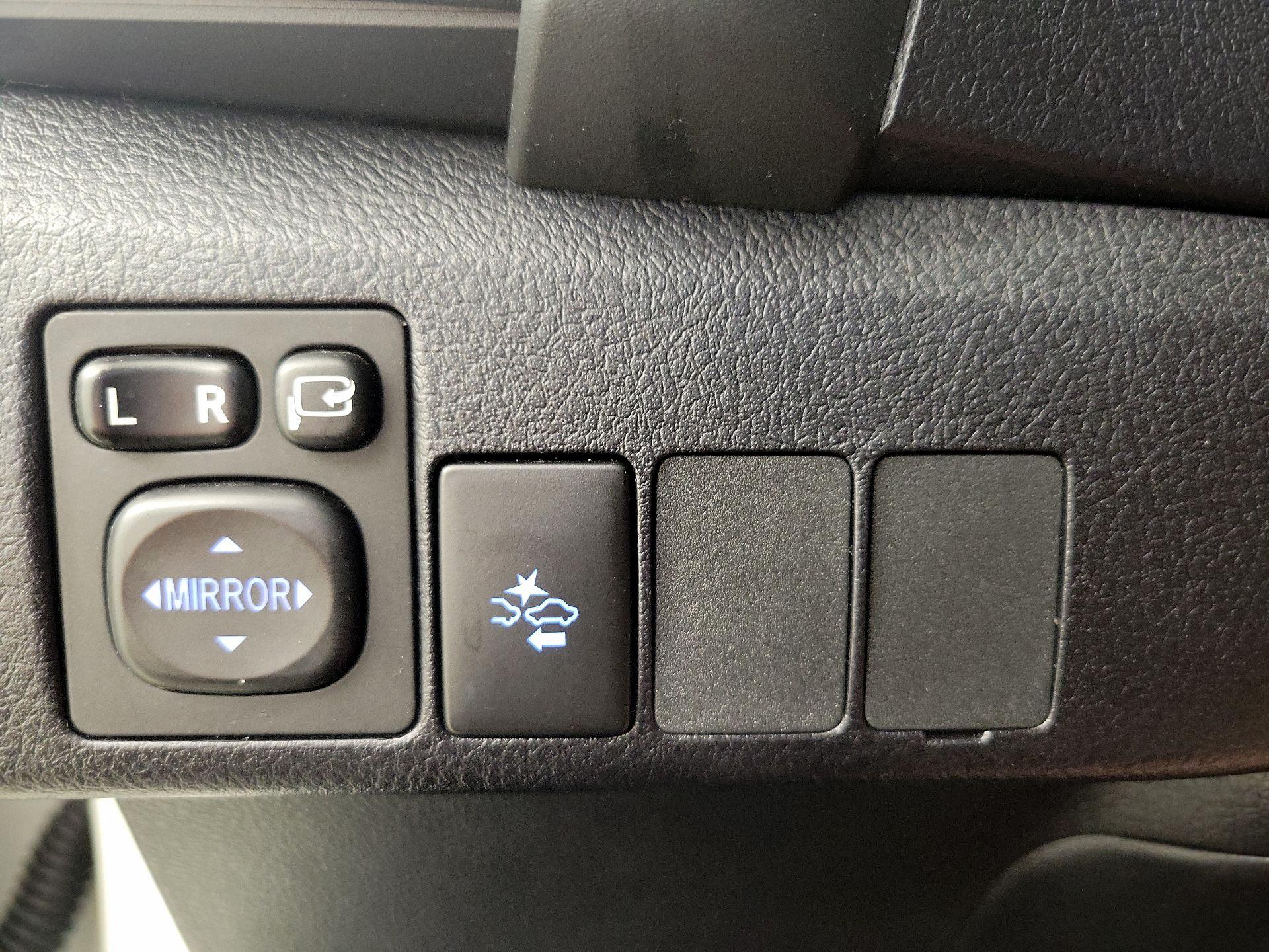 Thumbnail: 2018 Toyota Corolla iM - 13