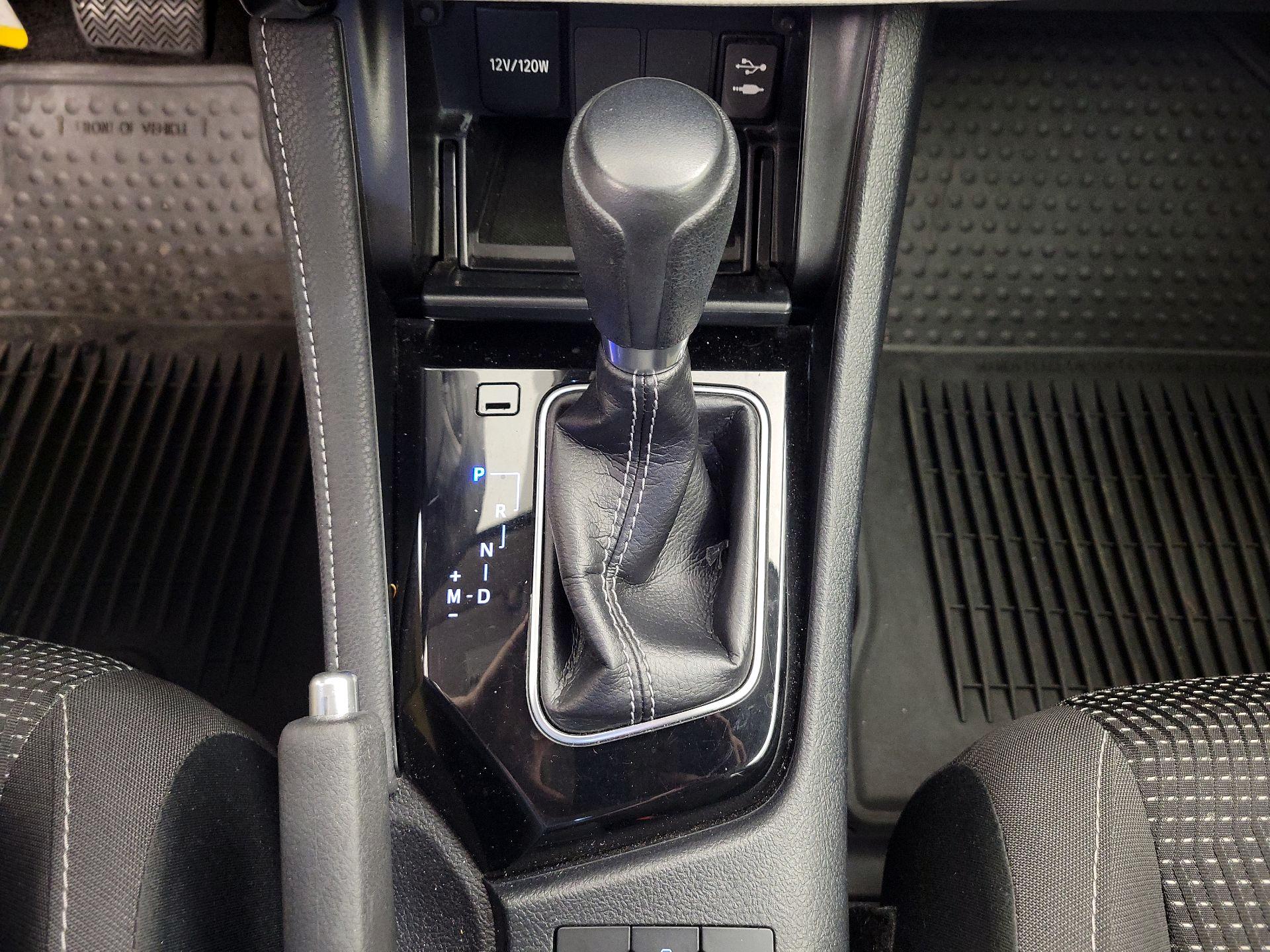 Thumbnail: 2018 Toyota Corolla iM - 18