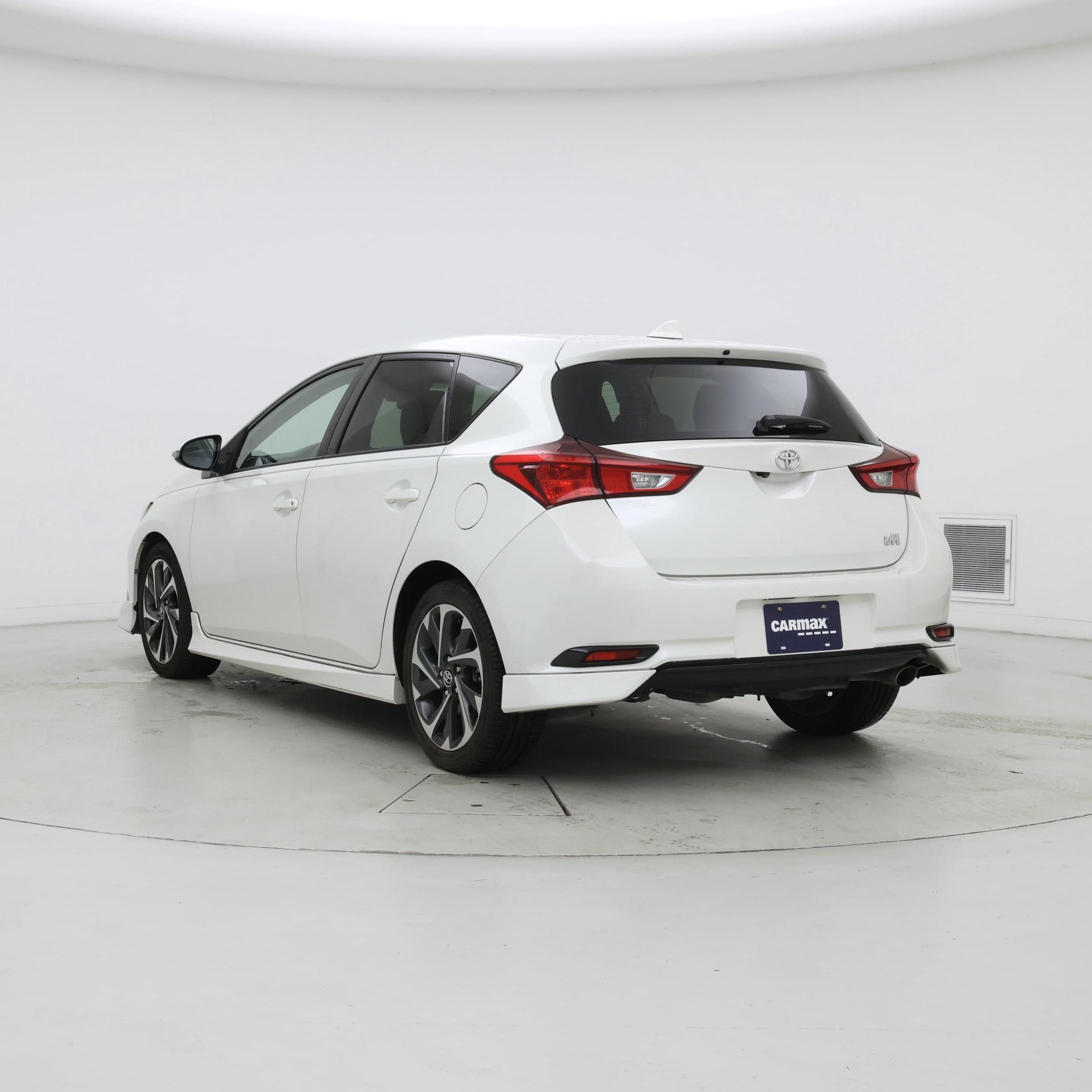 Thumbnail: 2018 Toyota Corolla iM - 2