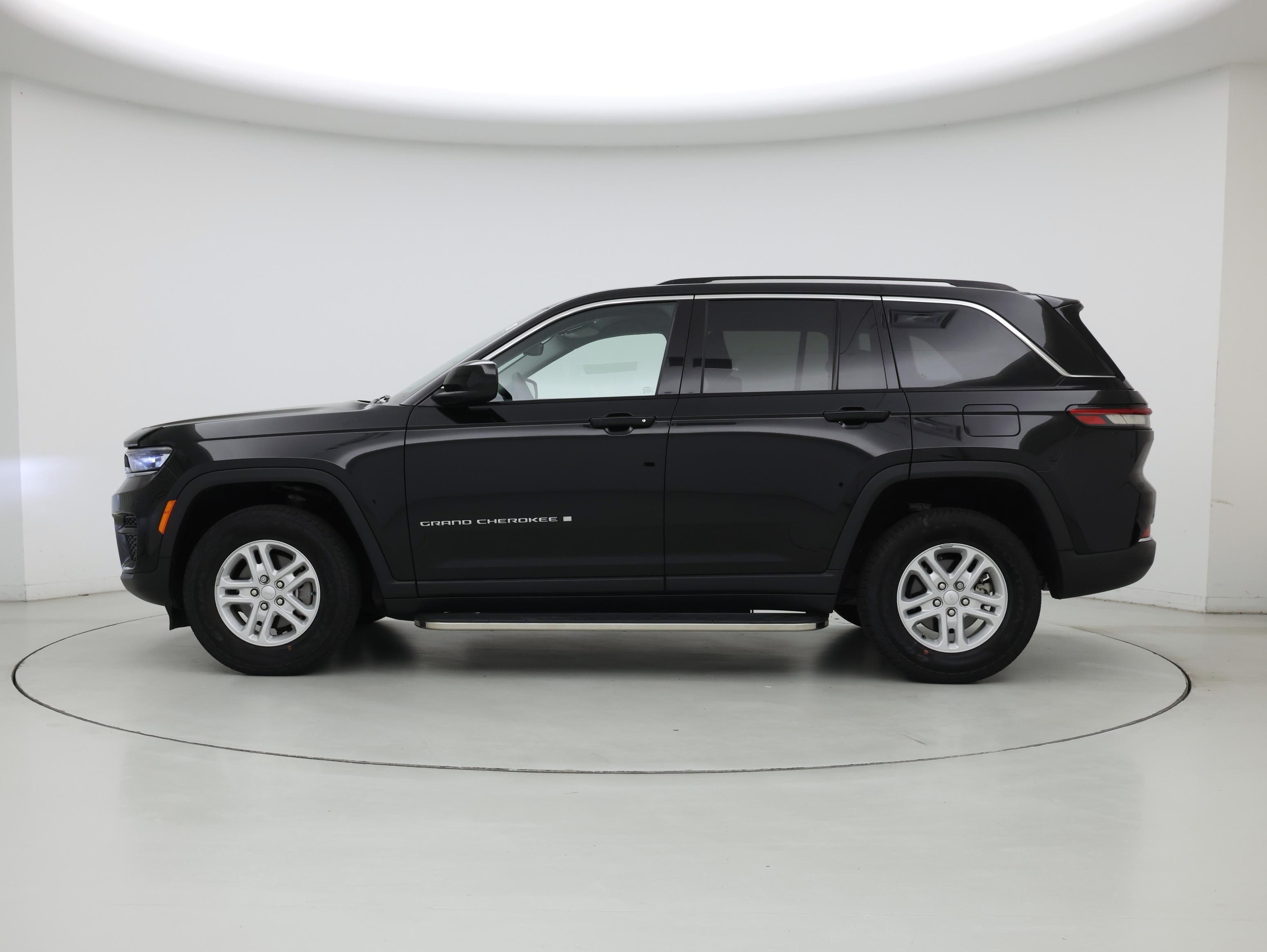 Thumbnail: 2023 Jeep Grand Cherokee - 3