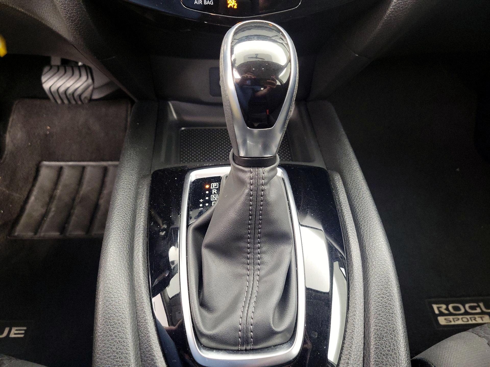 Thumbnail: 2019 Nissan Rogue Sport - 17