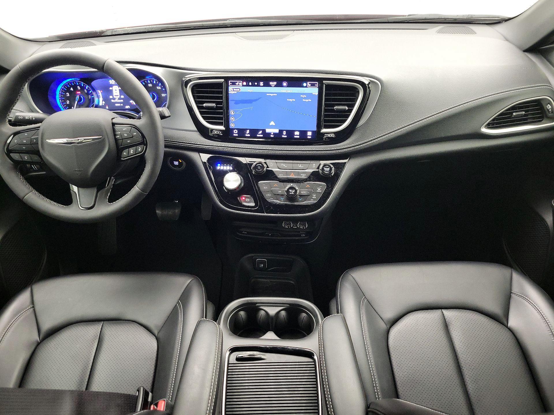 Thumbnail: 2023 Chrysler Pacifica - 9