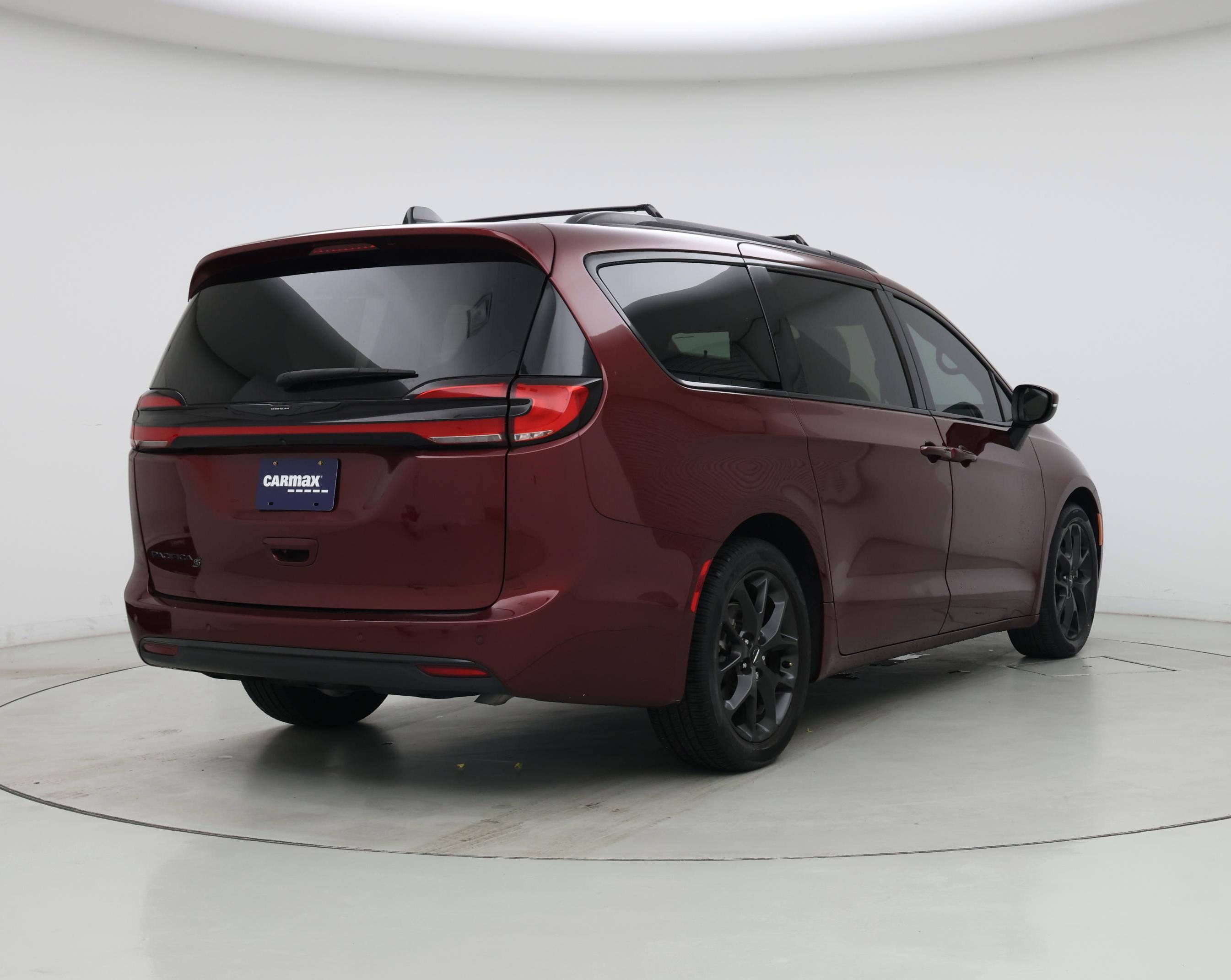 Thumbnail: 2023 Chrysler Pacifica - 8