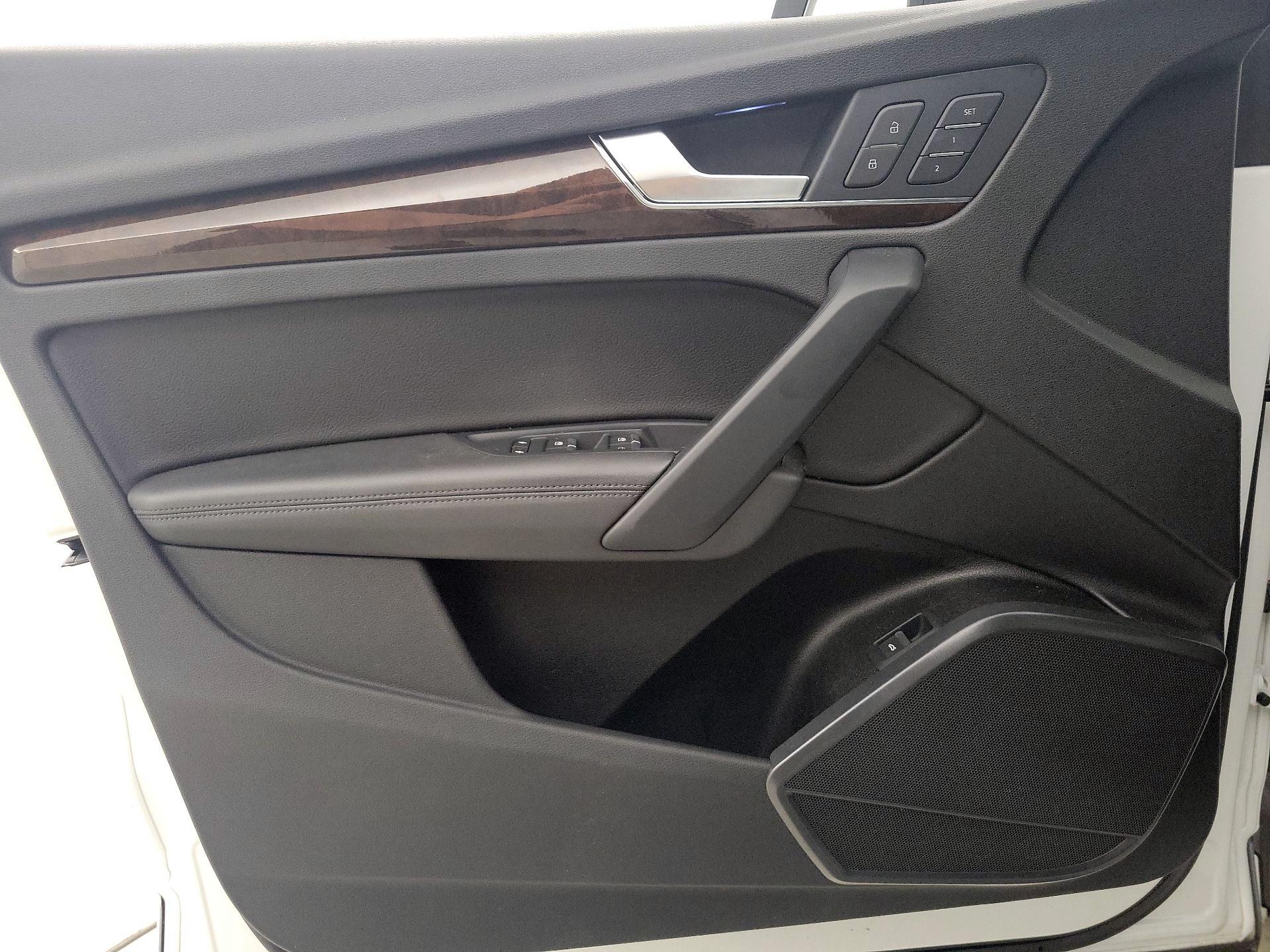 Thumbnail: 2020 Audi Q5 - 12