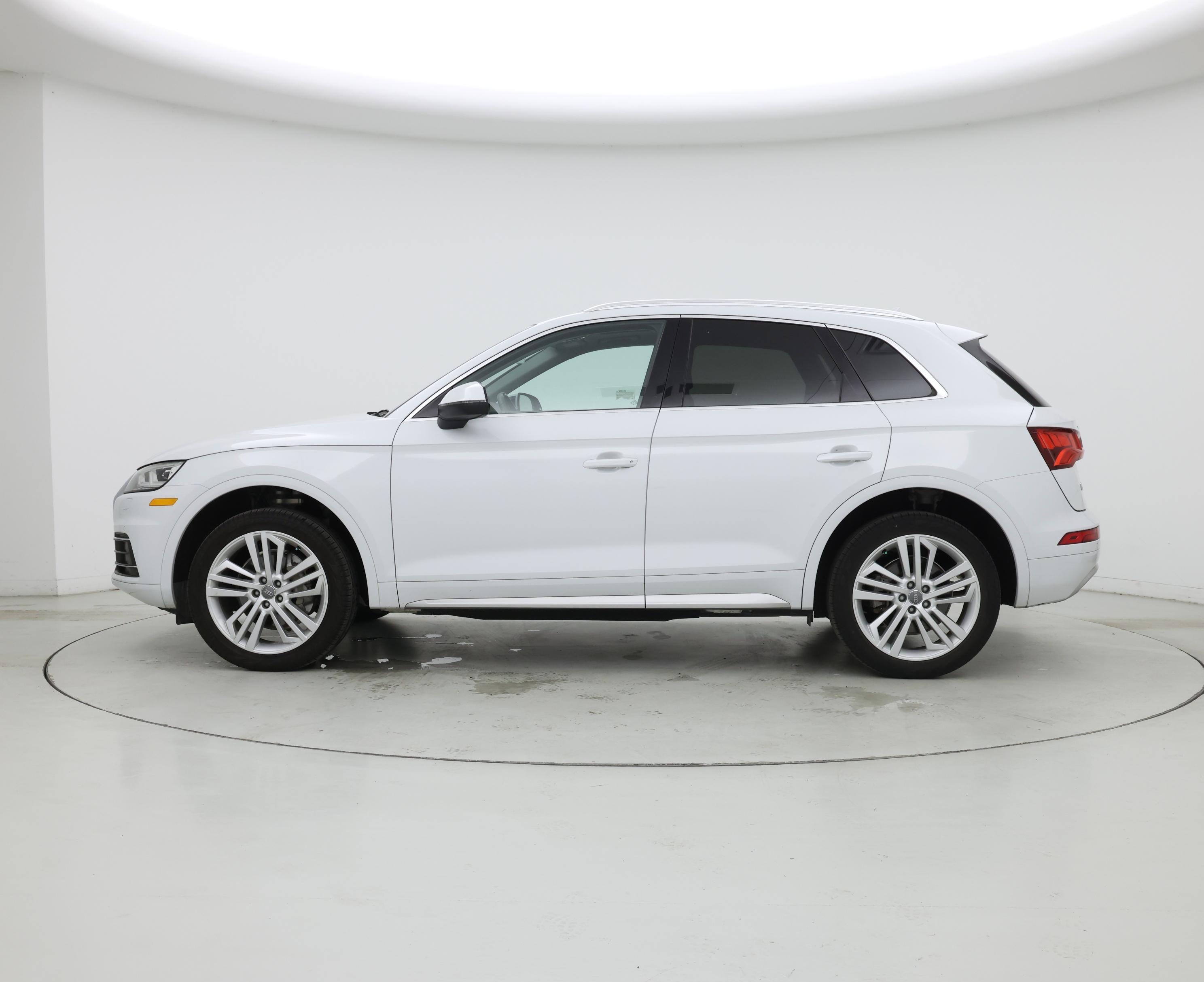 Thumbnail: 2020 Audi Q5 - 3