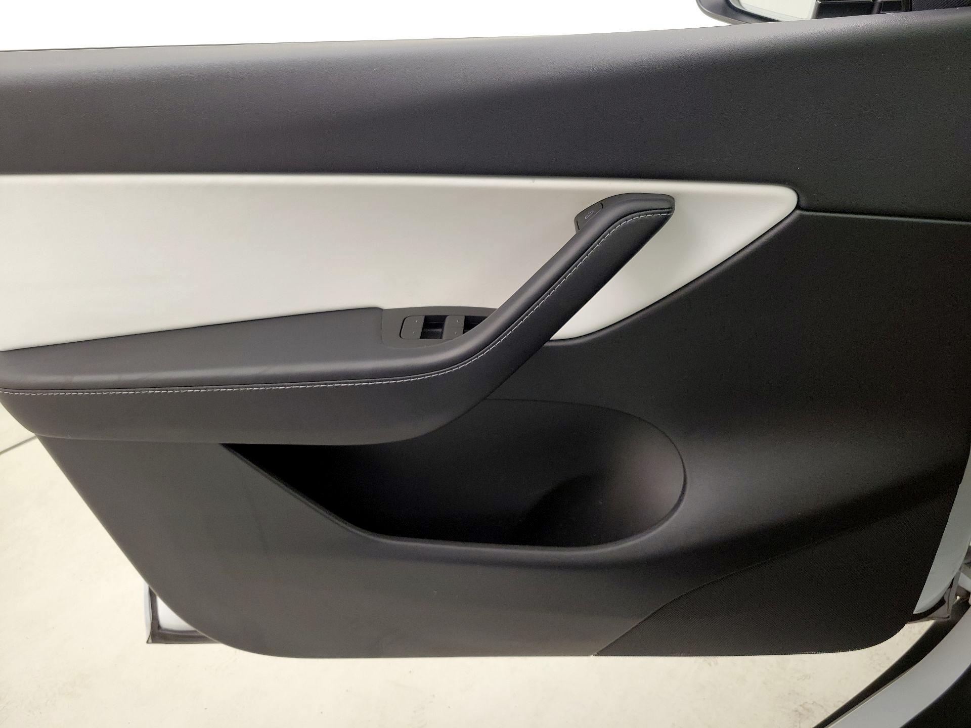Thumbnail: 2022 Tesla Model Y - 12