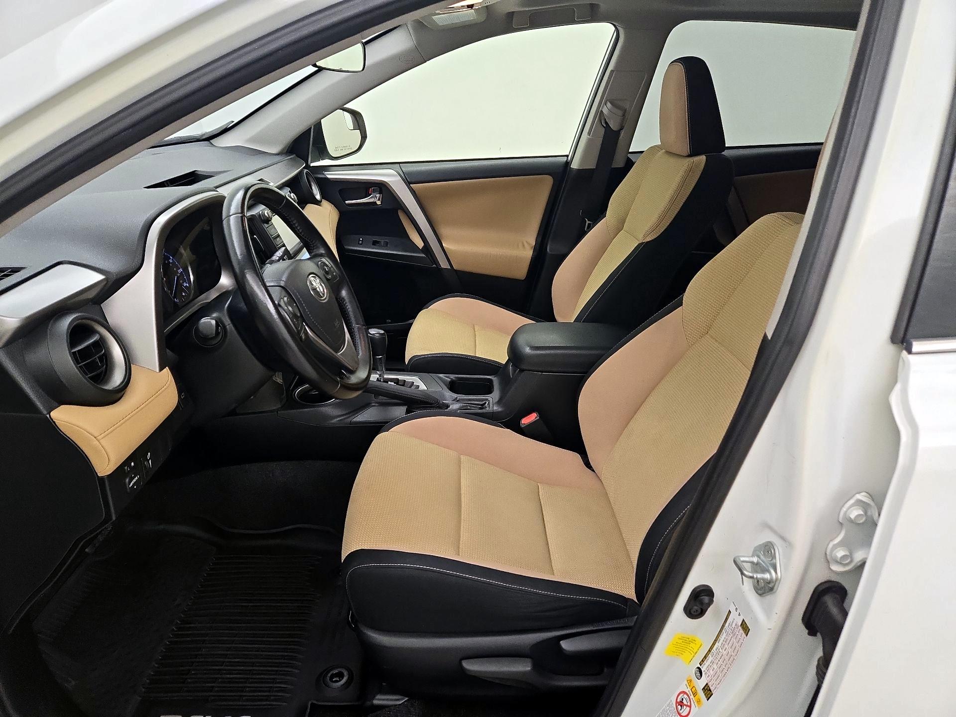 Thumbnail: 2016 Toyota RAV4 - 11