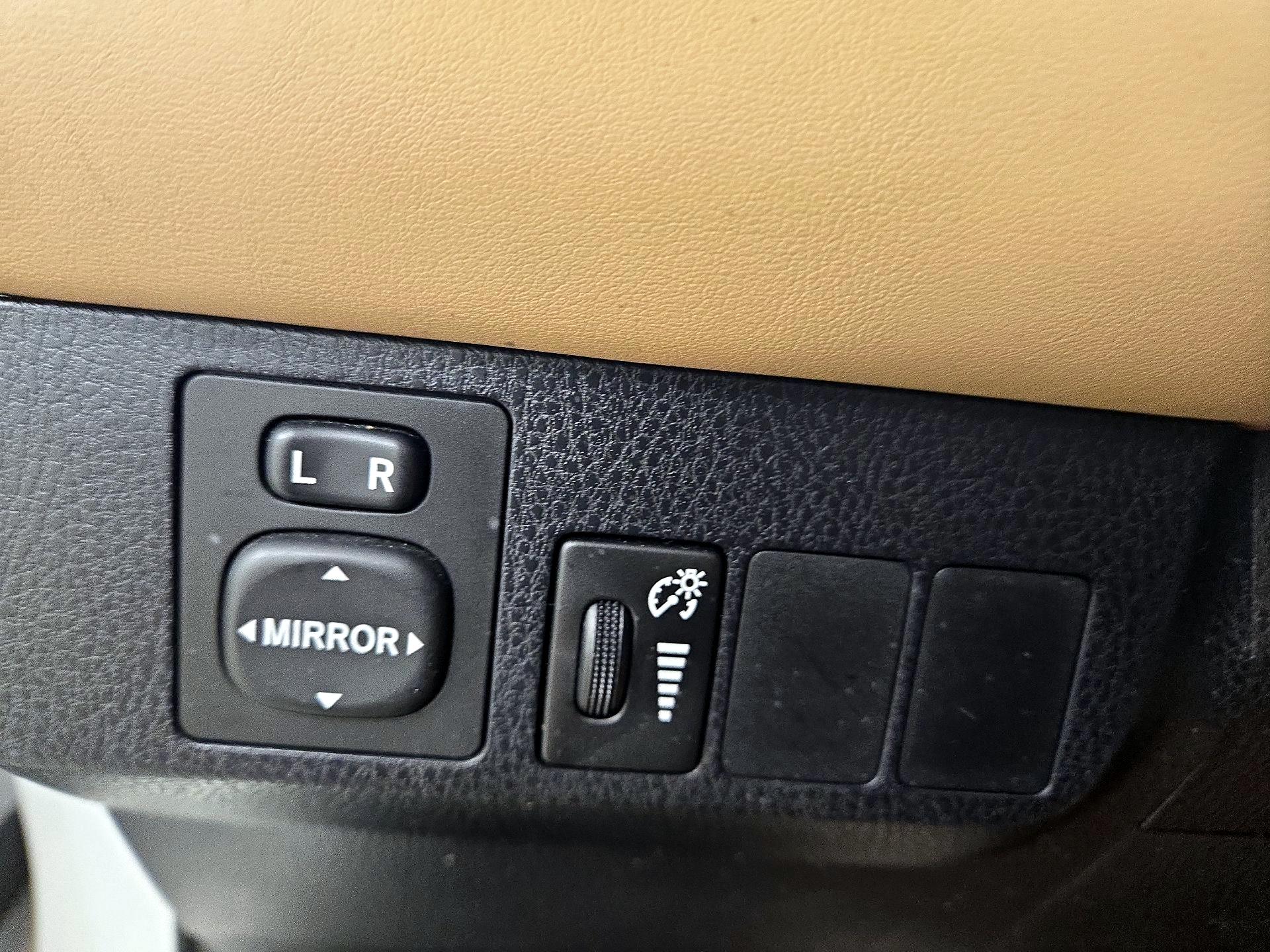 Thumbnail: 2016 Toyota RAV4 - 13