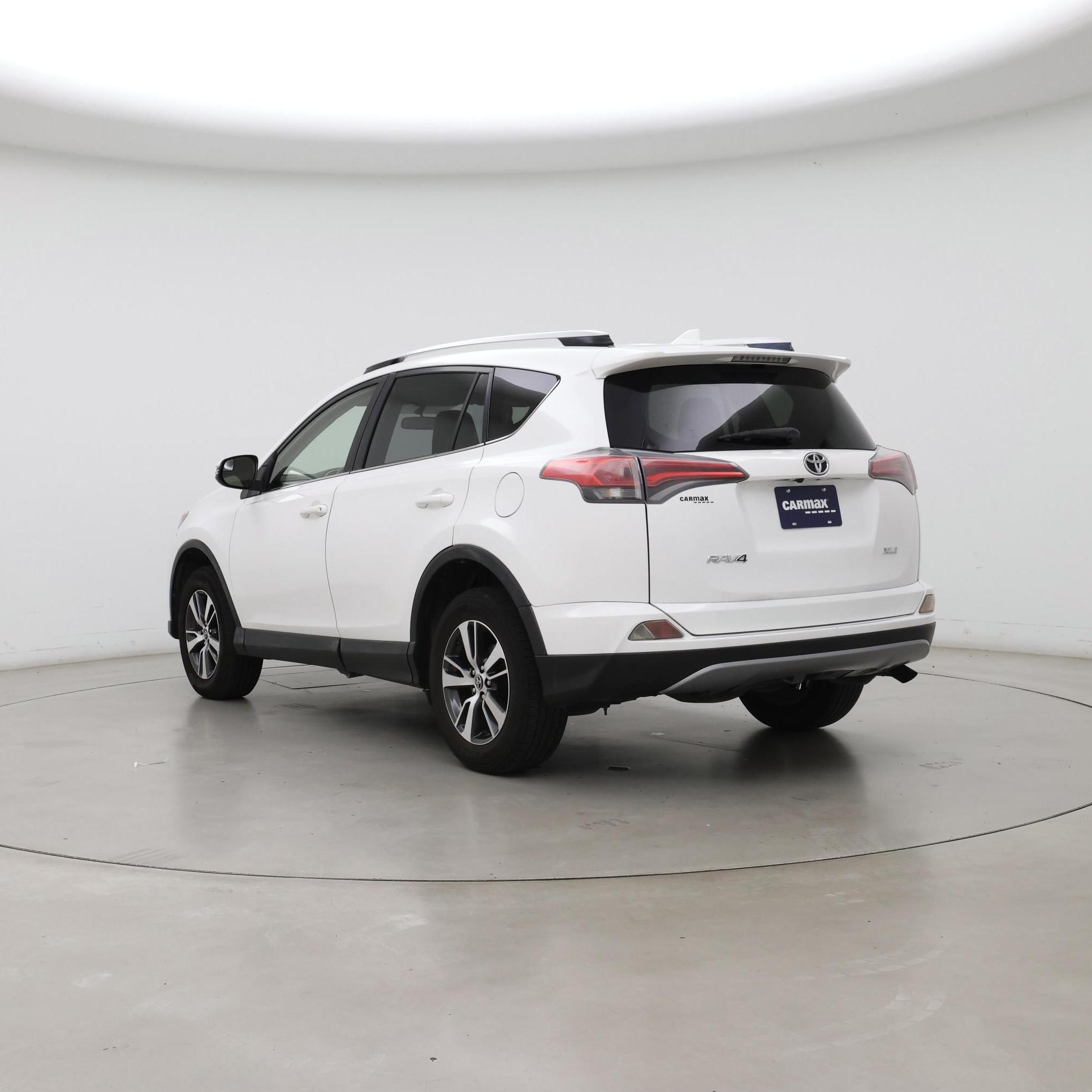 Thumbnail: 2016 Toyota RAV4 - 2