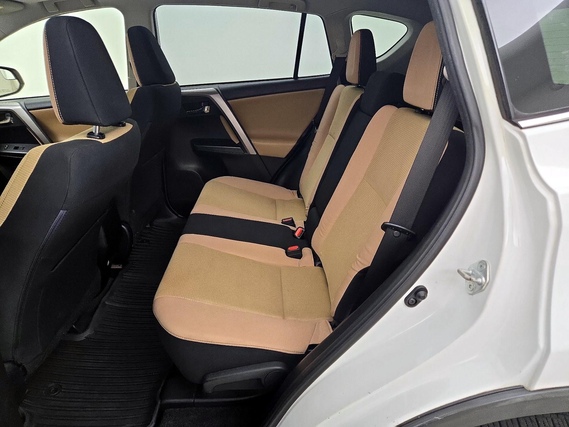 Thumbnail: 2016 Toyota RAV4 - 20