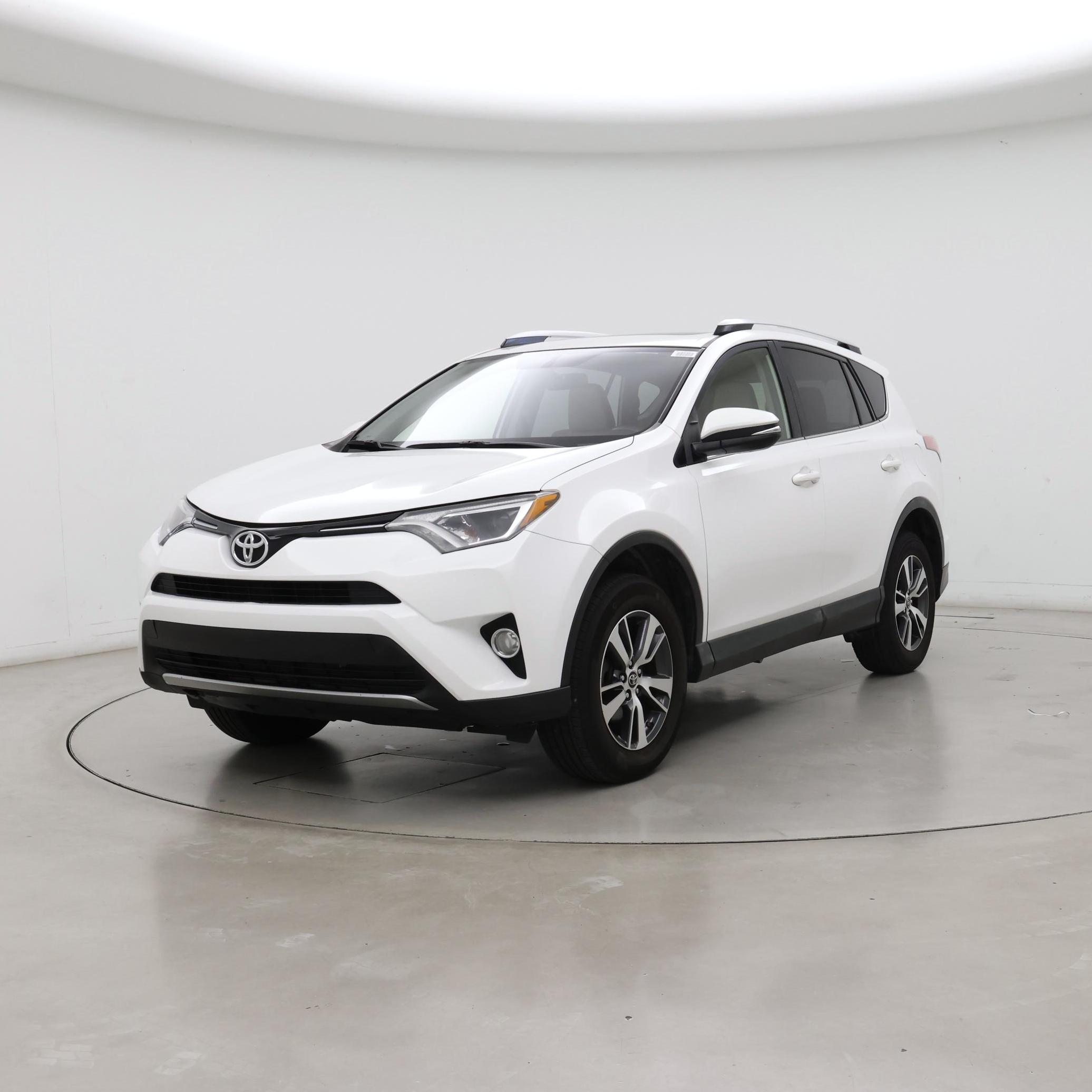 Thumbnail: 2016 Toyota RAV4 - 4