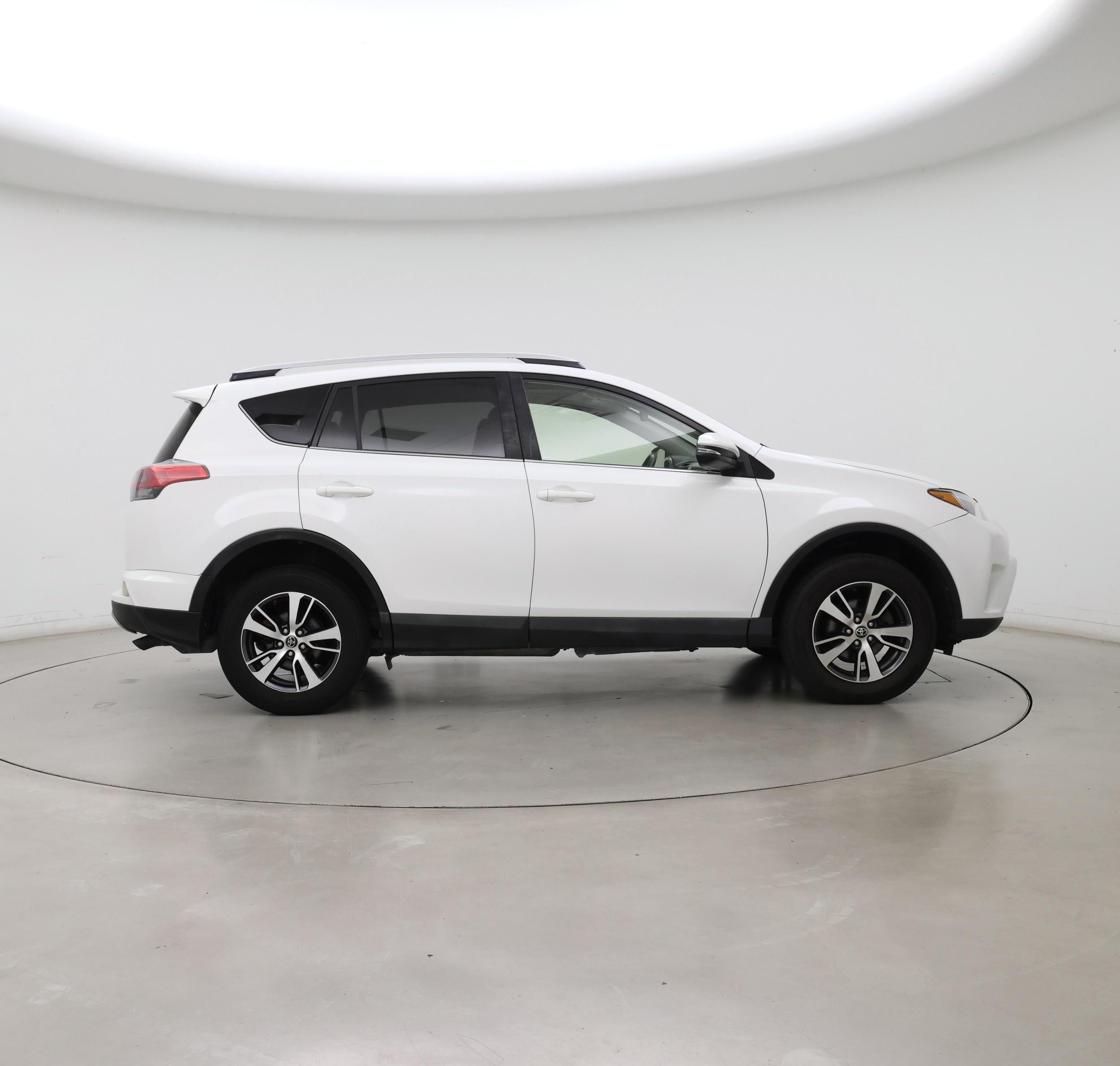 Thumbnail: 2016 Toyota RAV4 - 7