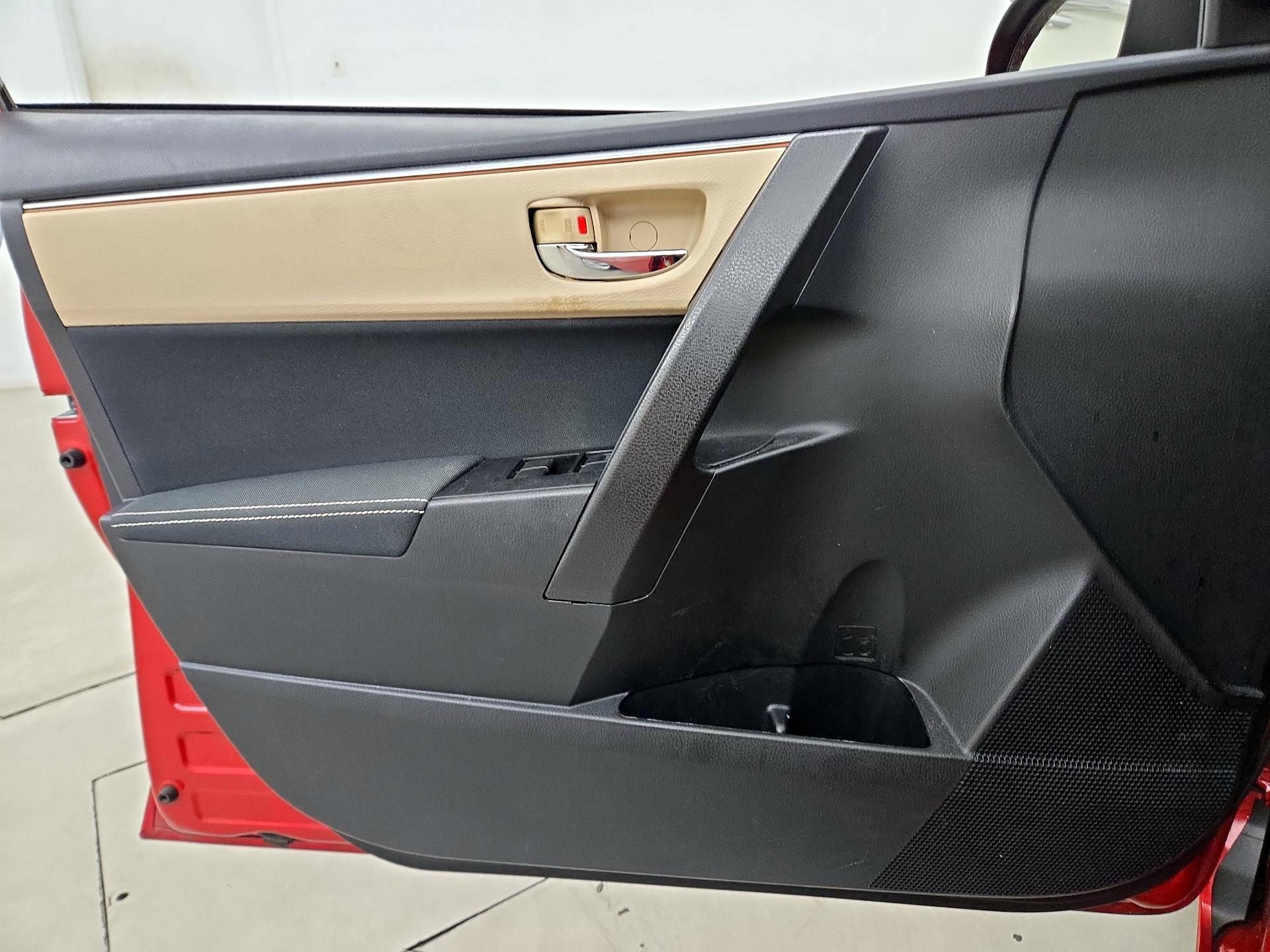 Thumbnail: 2016 Toyota Corolla - 12