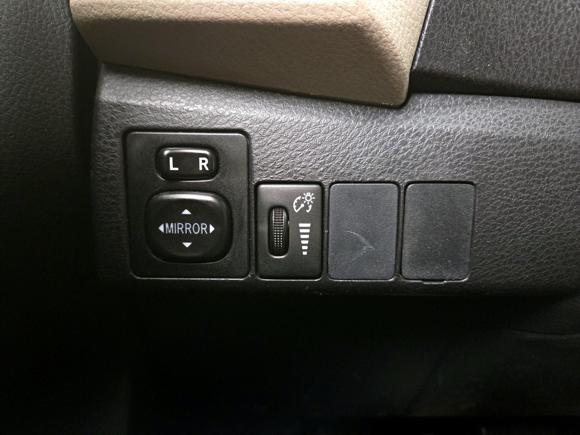 Thumbnail: 2016 Toyota Corolla - 13