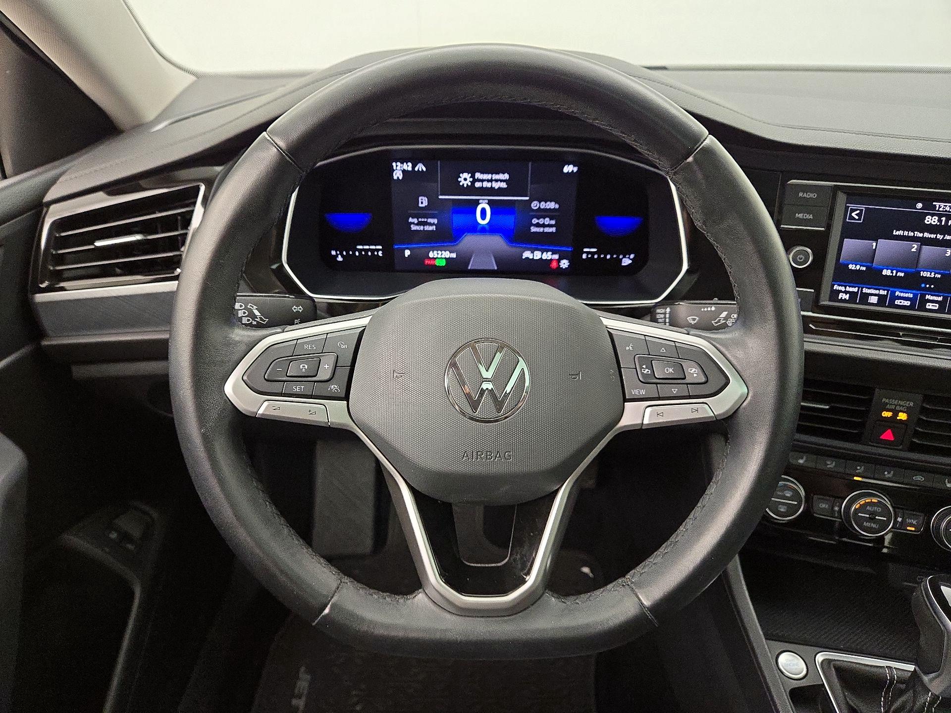 Thumbnail: 2022 Volkswagen Jetta - 10