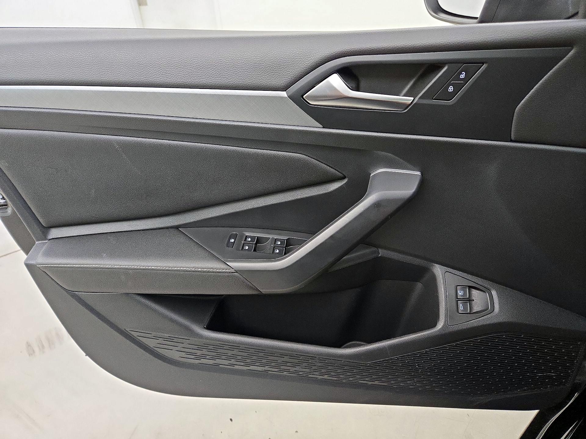 Thumbnail: 2022 Volkswagen Jetta - 12