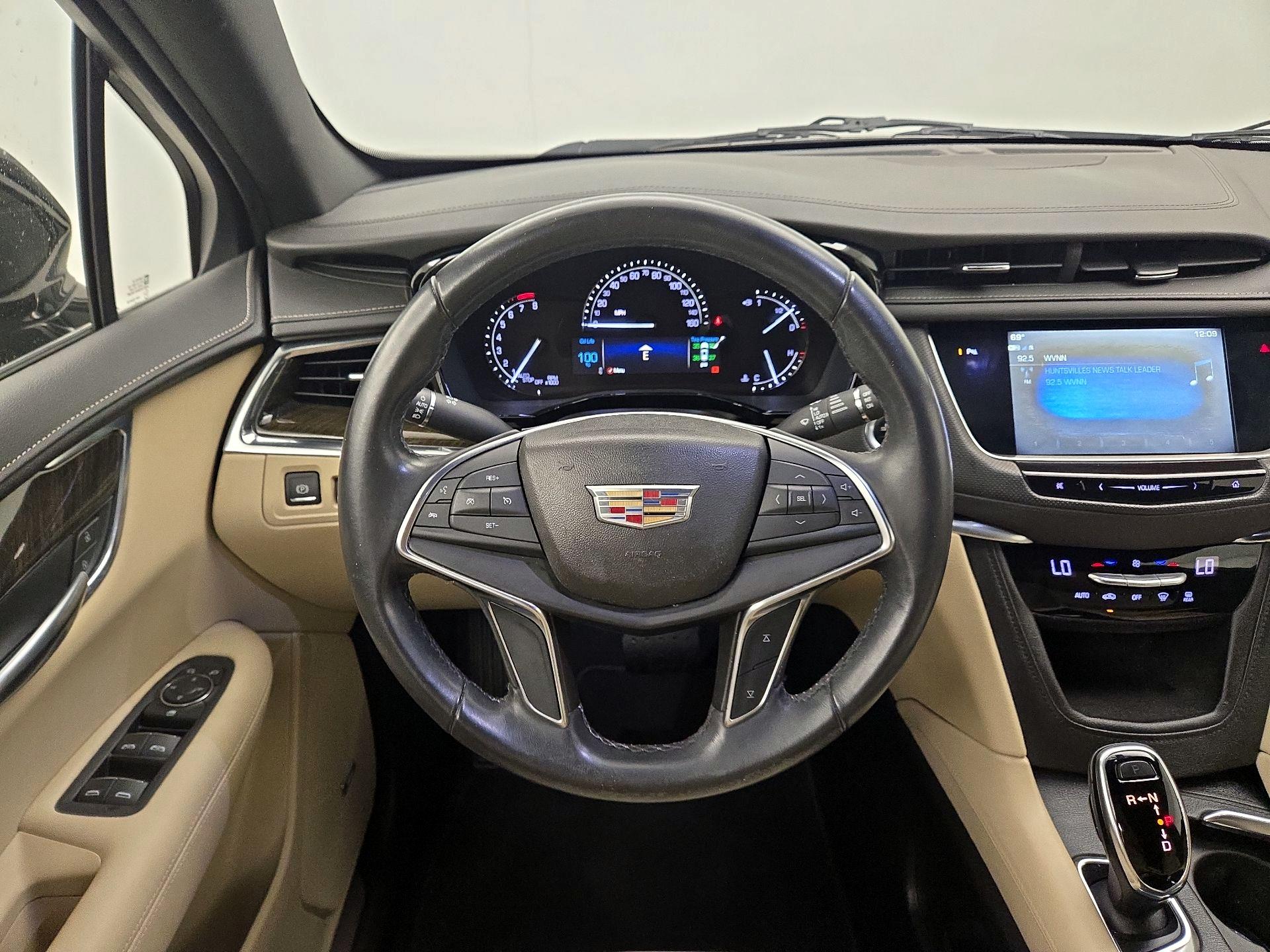 Thumbnail: 2018 Cadillac XT5 - 10