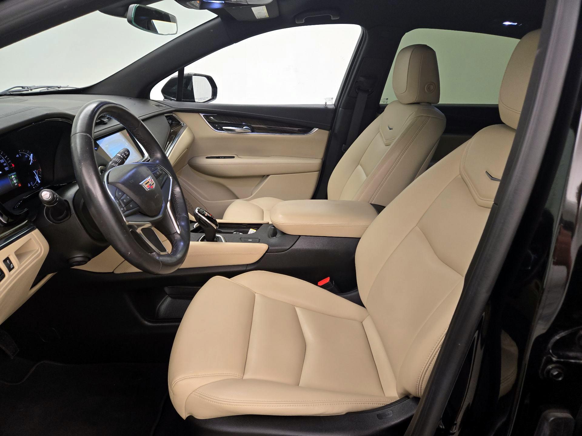 Thumbnail: 2018 Cadillac XT5 - 11