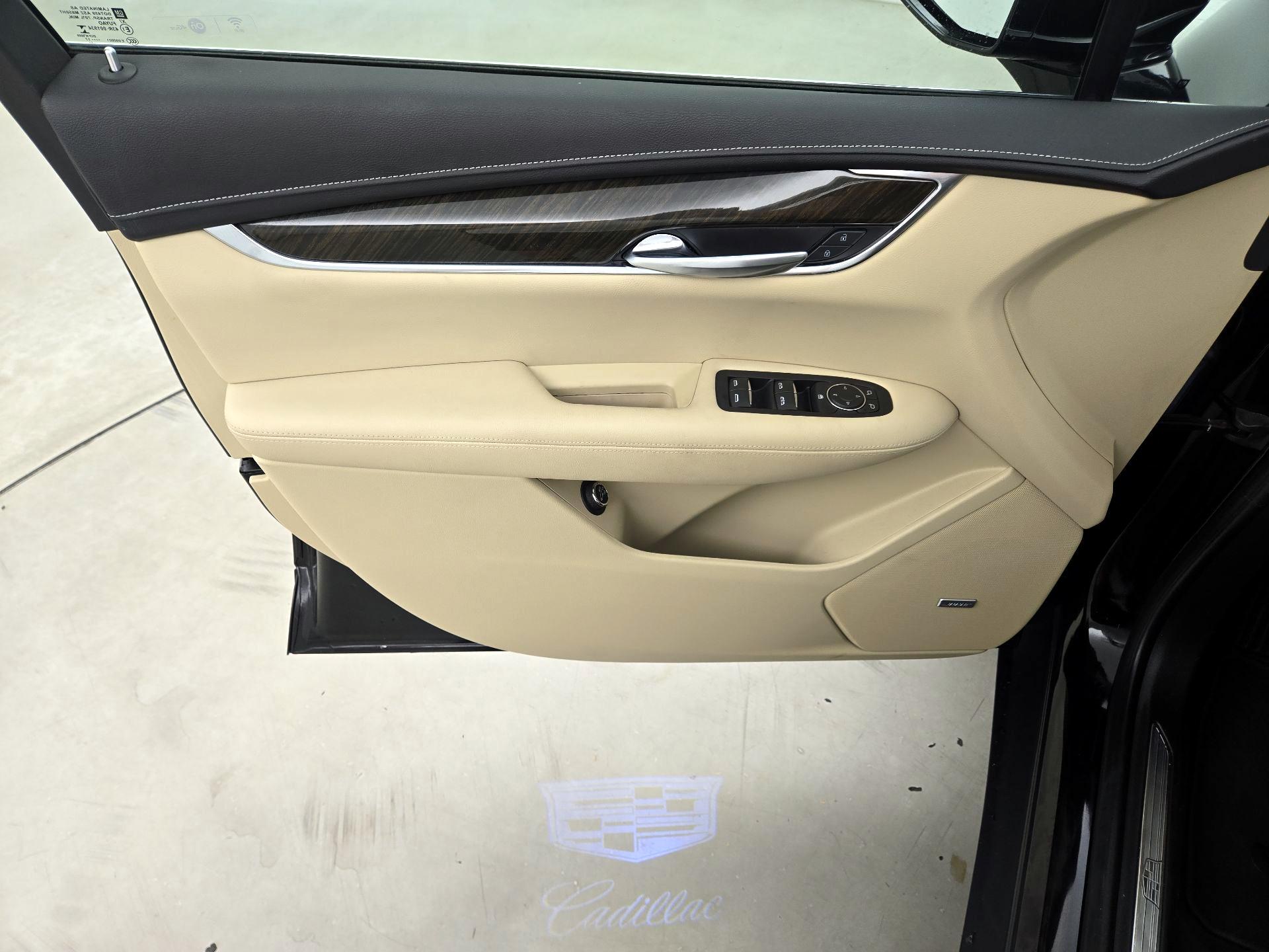 Thumbnail: 2018 Cadillac XT5 - 12