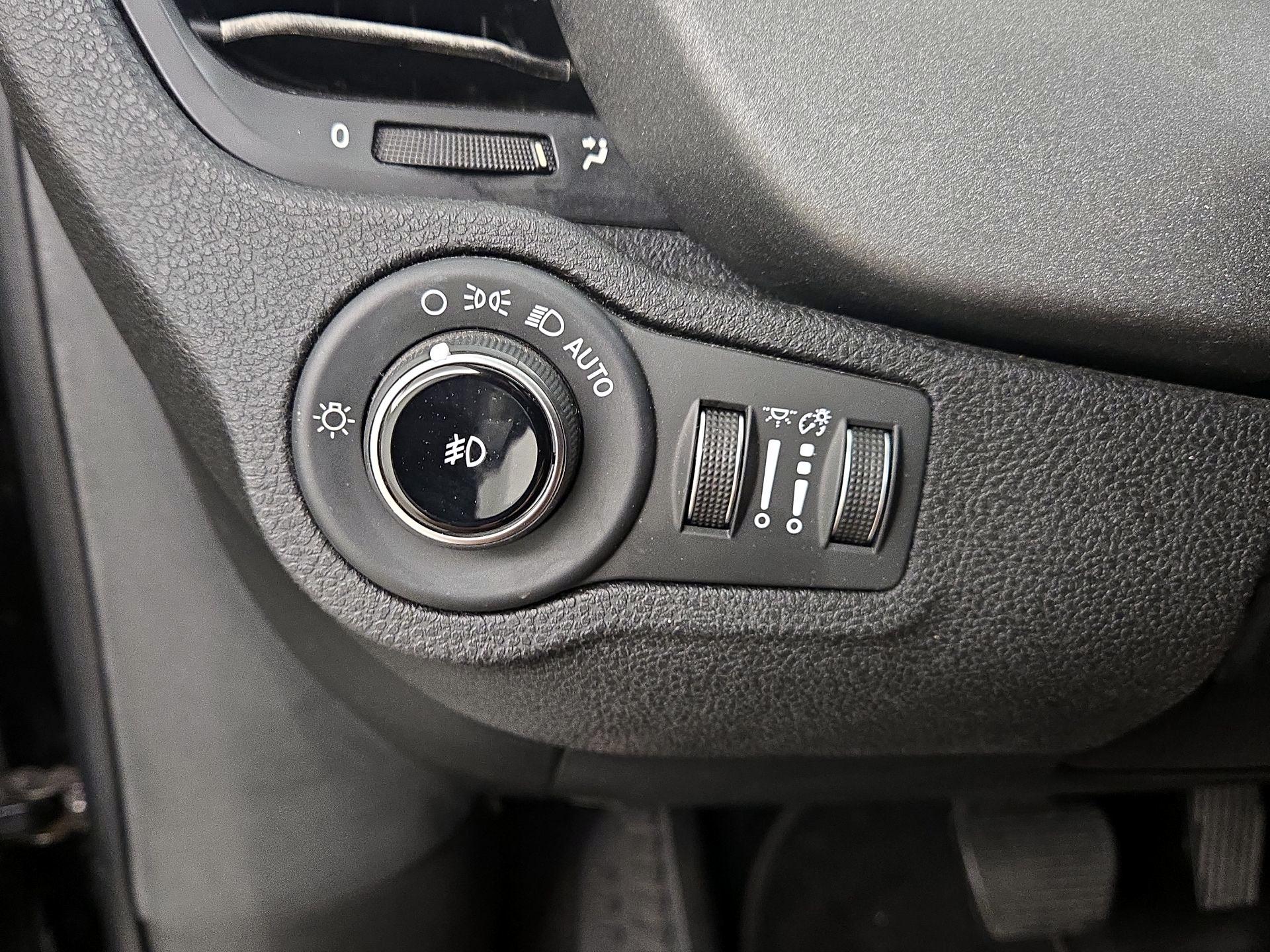 Thumbnail: 2016 Fiat 500X - 13