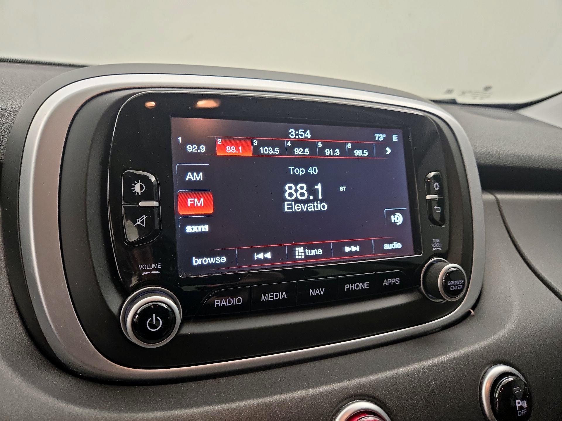 Thumbnail: 2016 Fiat 500X - 16