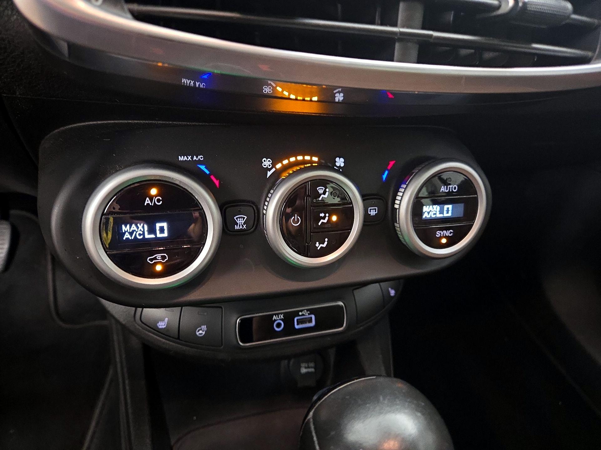 Thumbnail: 2016 Fiat 500X - 17