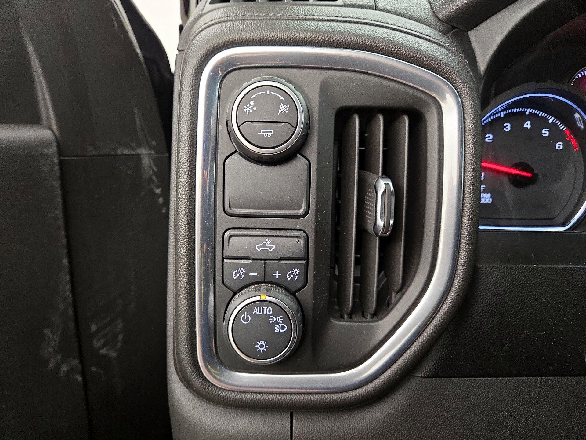 Thumbnail: 2019 Chevrolet Silverado 1500 - 13