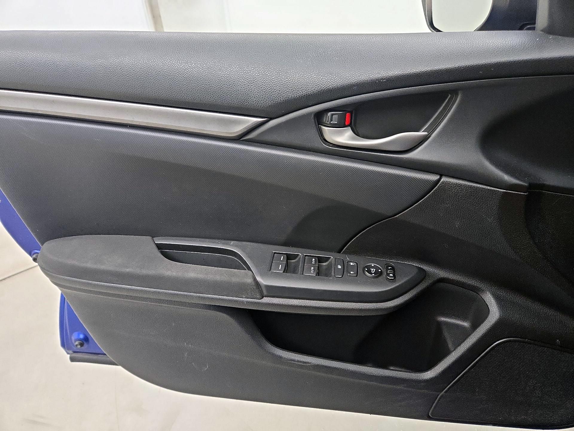 Thumbnail: 2017 Honda Civic - 12