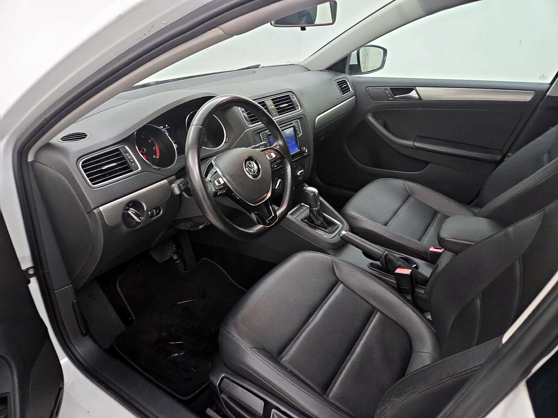 Thumbnail: 2017 Volkswagen Jetta - 11