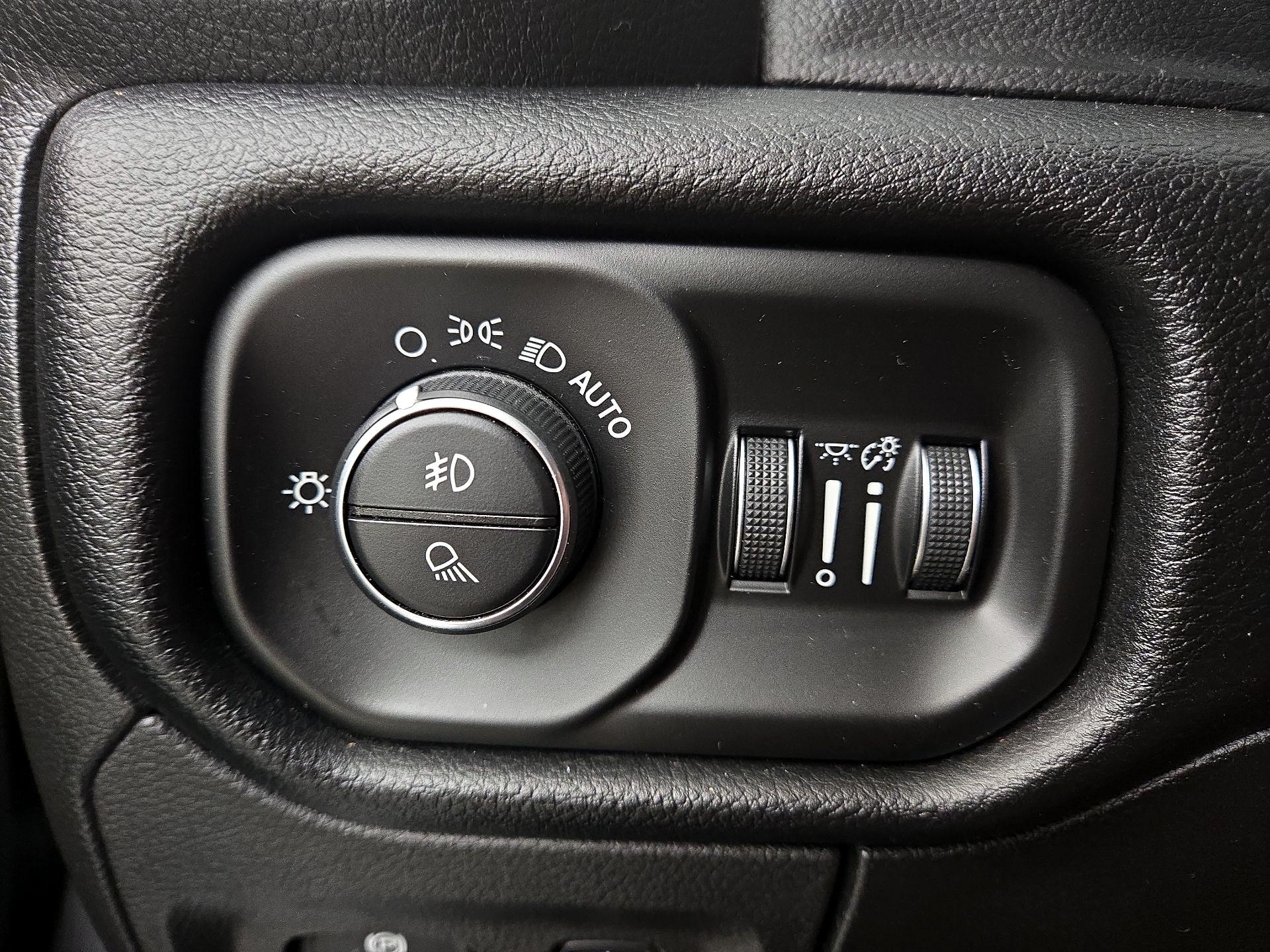 Thumbnail: 2019 RAM 1500 - 13