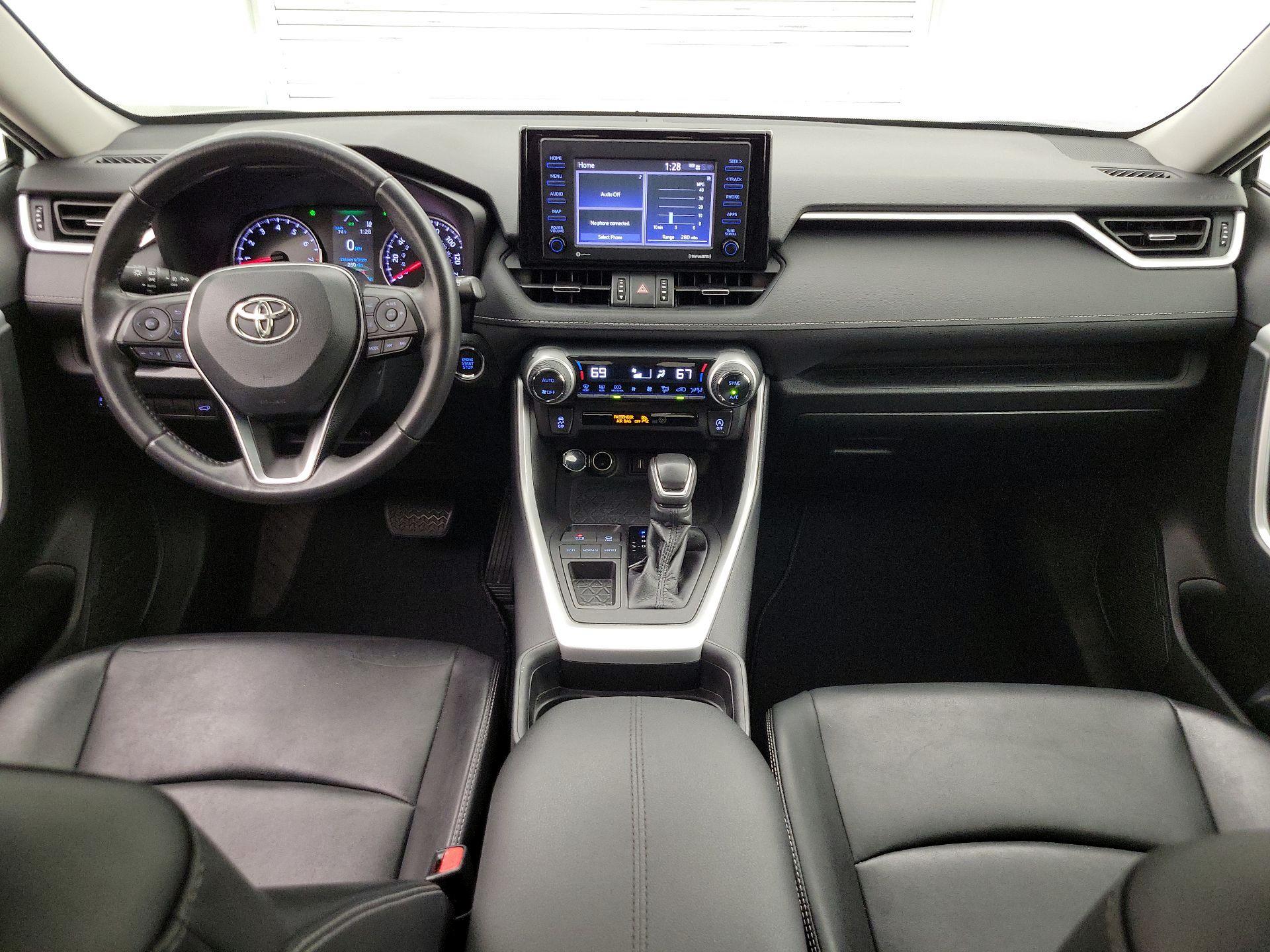 Thumbnail: 2021 Toyota RAV4 - 9