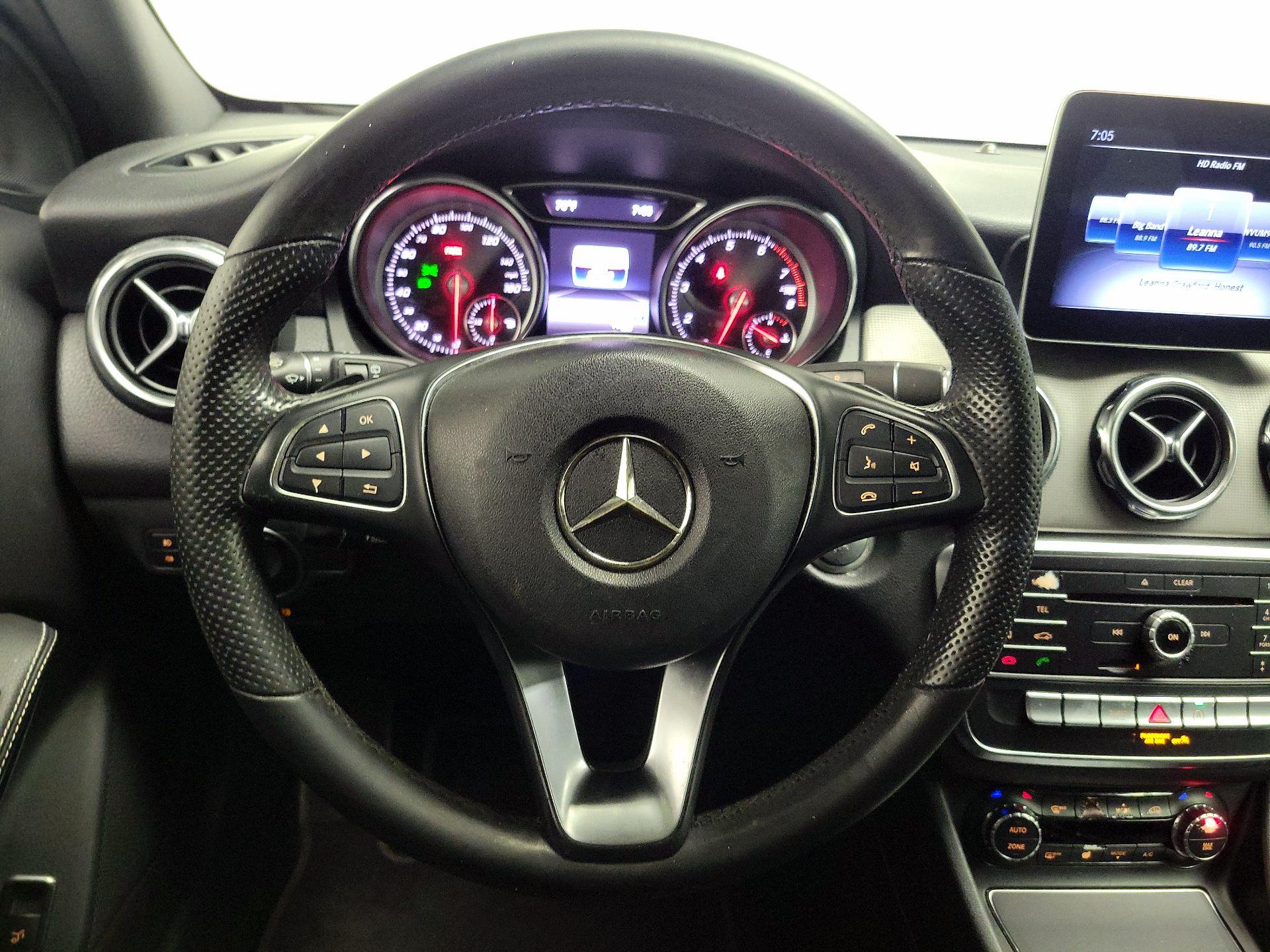 Thumbnail: 2020 Mercedes-Benz GLA - 10