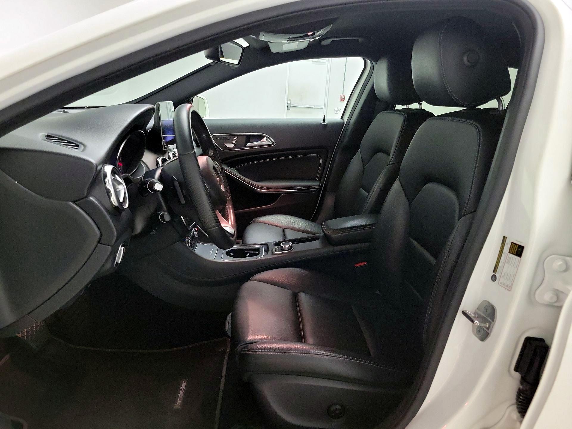 Thumbnail: 2020 Mercedes-Benz GLA - 11