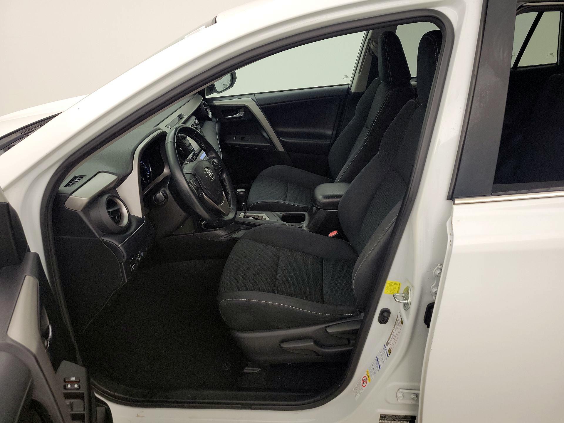 Thumbnail: 2018 Toyota RAV4 - 11