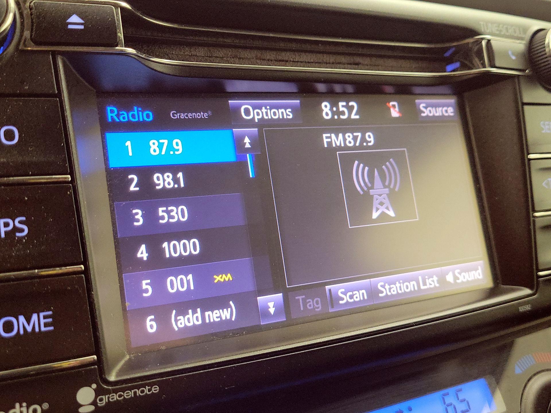 Thumbnail: 2018 Toyota RAV4 - 15