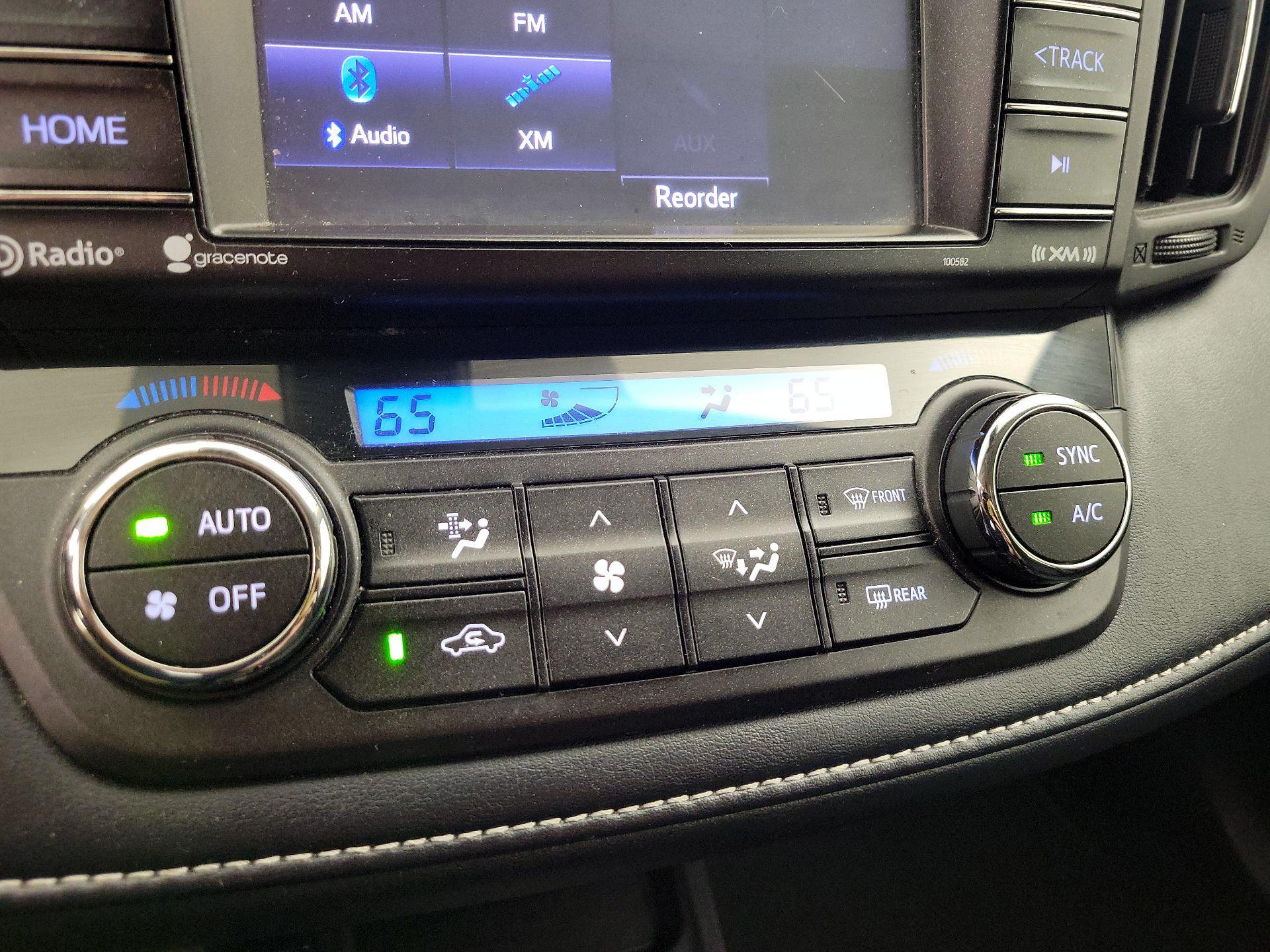 Thumbnail: 2018 Toyota RAV4 - 16