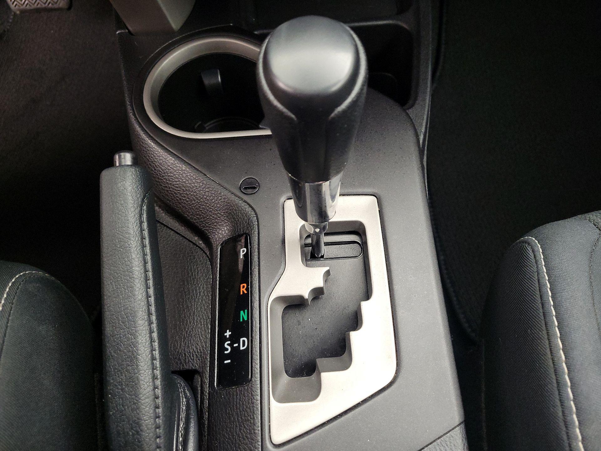 Thumbnail: 2018 Toyota RAV4 - 17