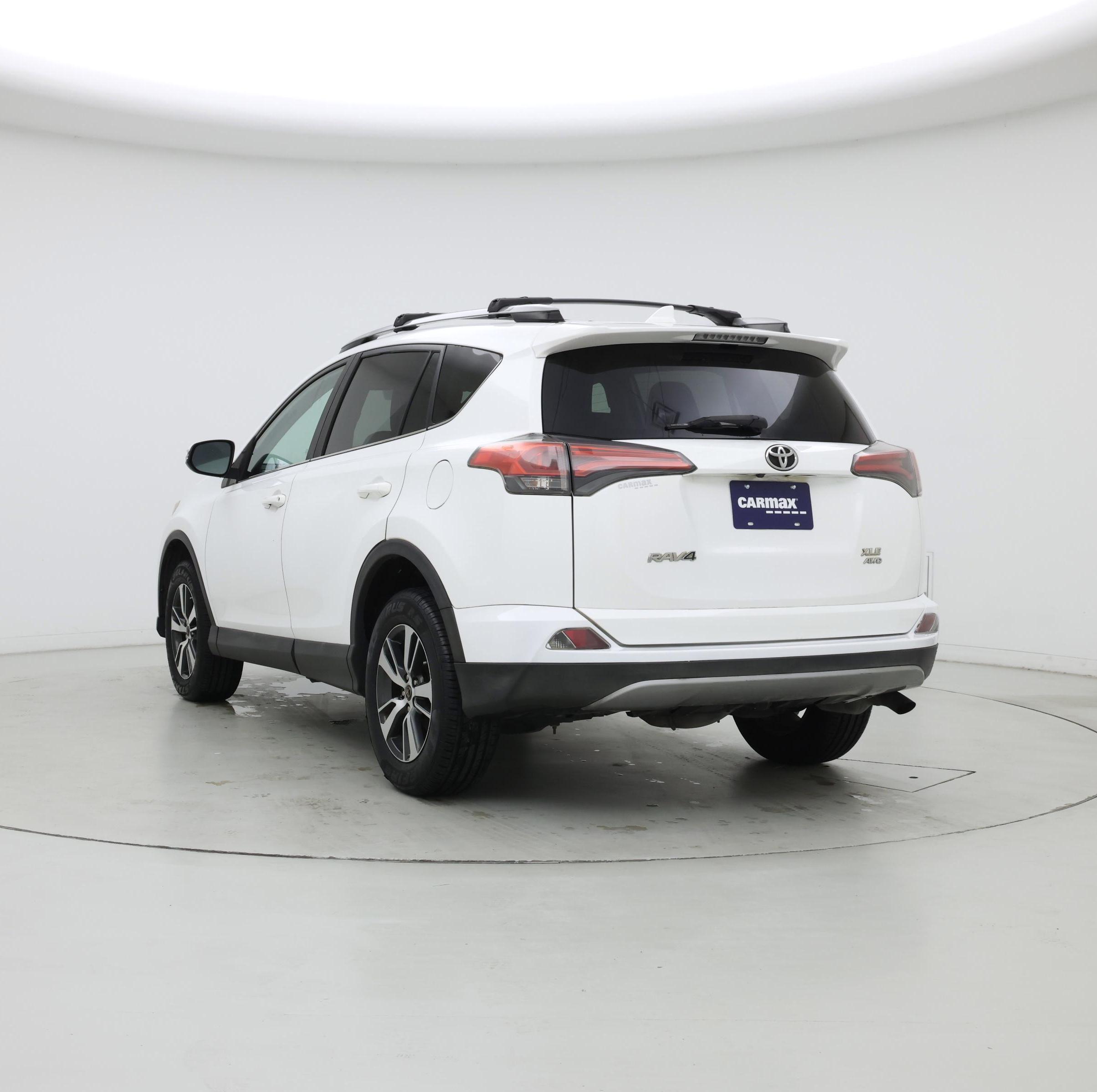 Thumbnail: 2018 Toyota RAV4 - 2